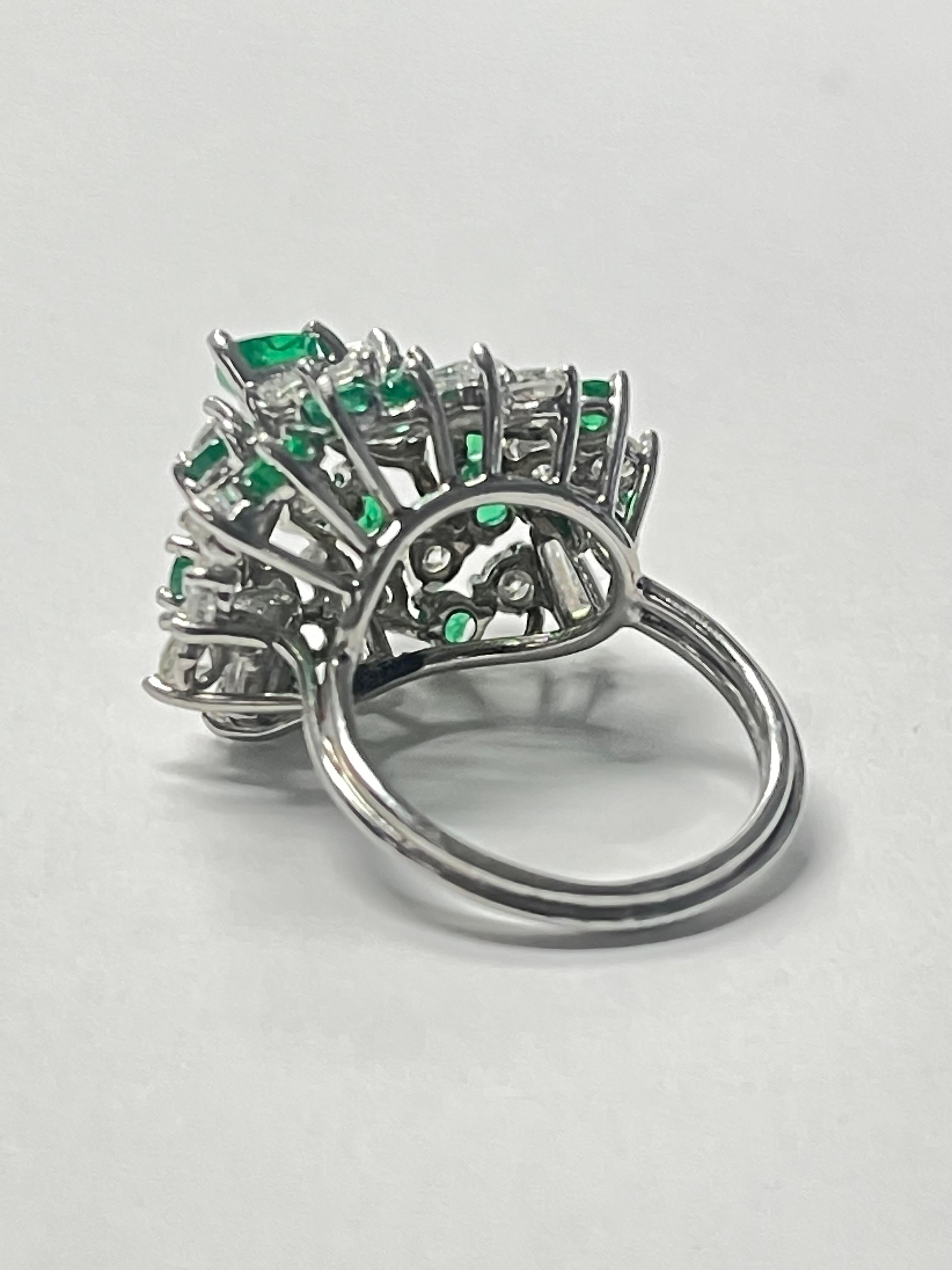 Emerald and Diamond Cluster Ring in 18k White Gold.  For Sale 2