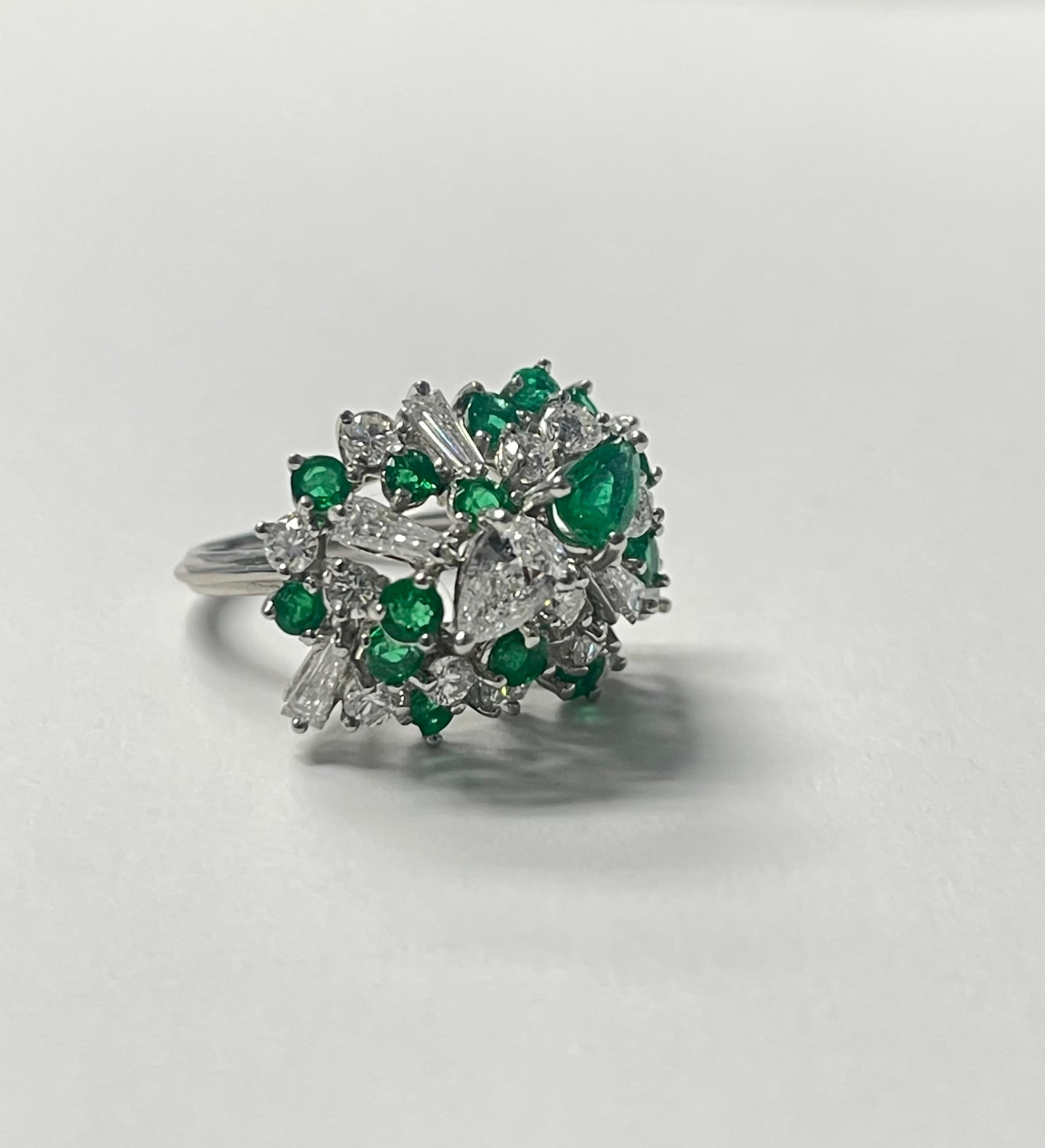 Emerald and Diamond Cluster Ring in 18k White Gold.  For Sale 4