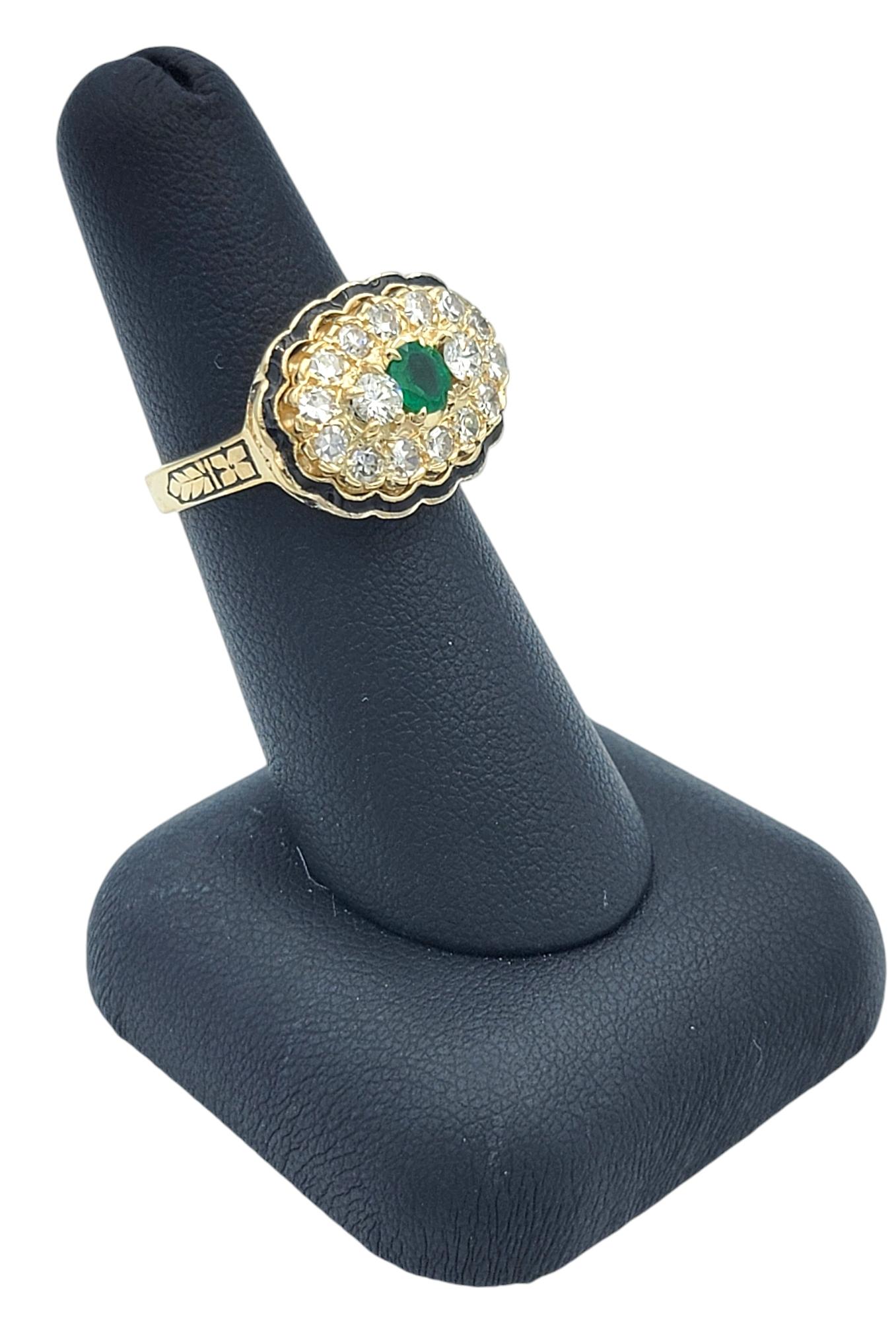 Smaragd- und Diamant-Cluster-Ring mit schwarzer Emaille-Details aus 14 Karat Gold im Angebot 6