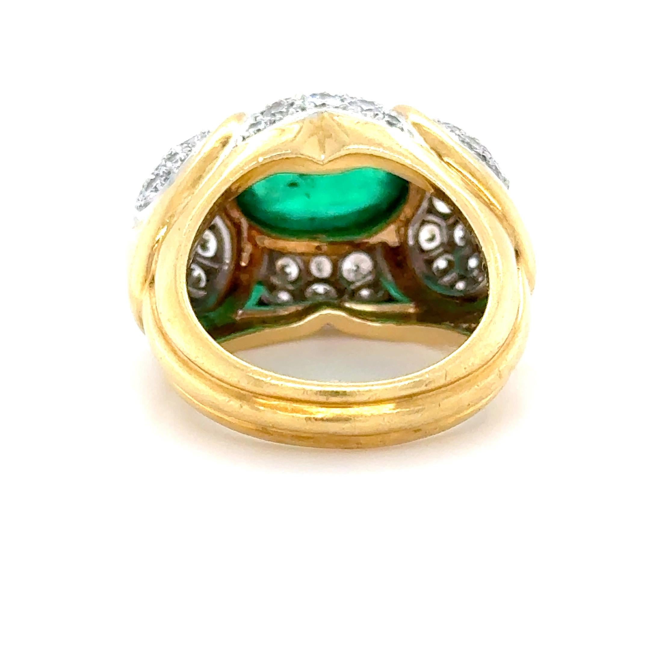 Contemporain Bague cocktail en émeraude et diamants en vente