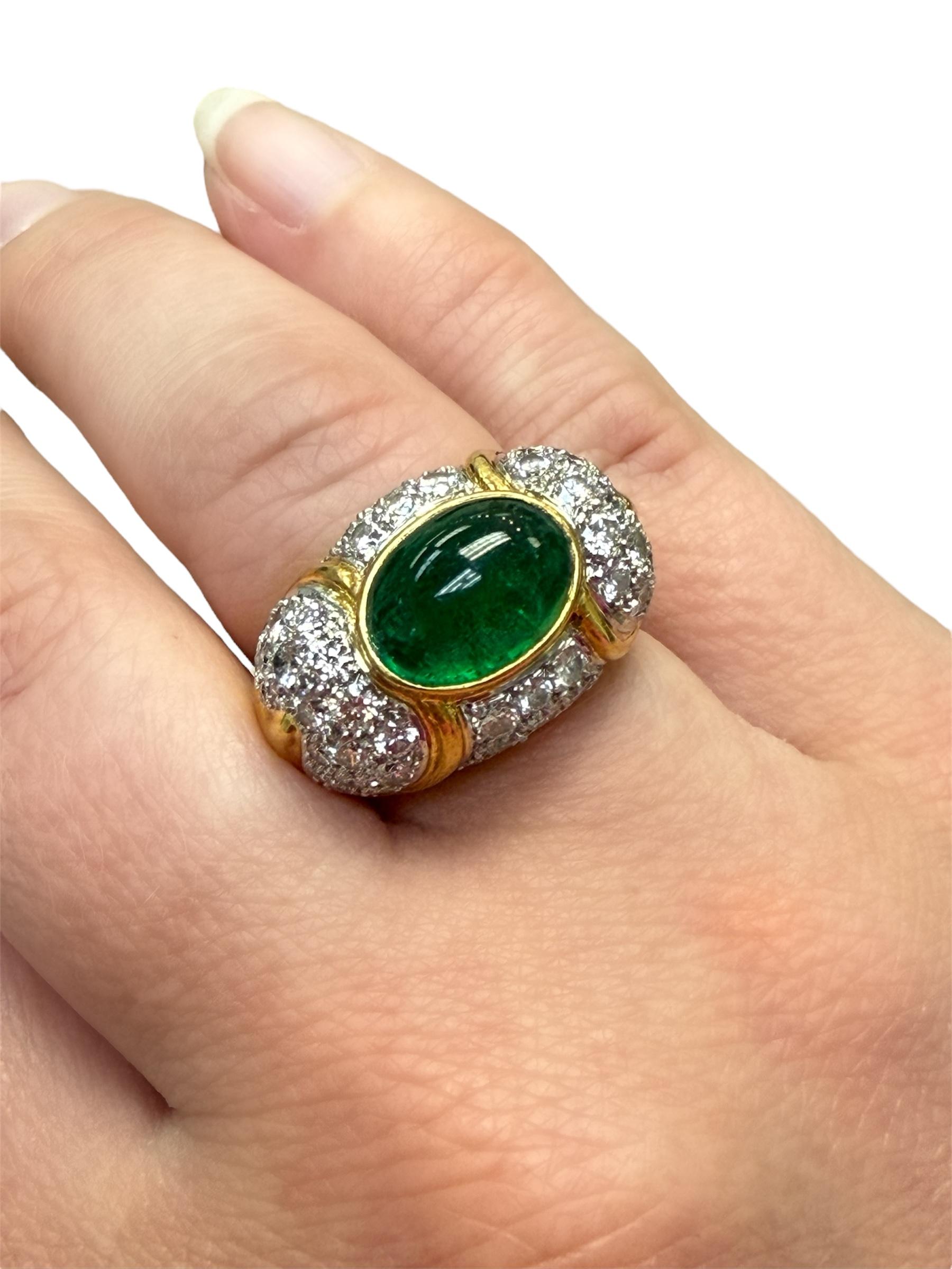 Bague cocktail en émeraude et diamants Excellent état - En vente à Chicago, IL