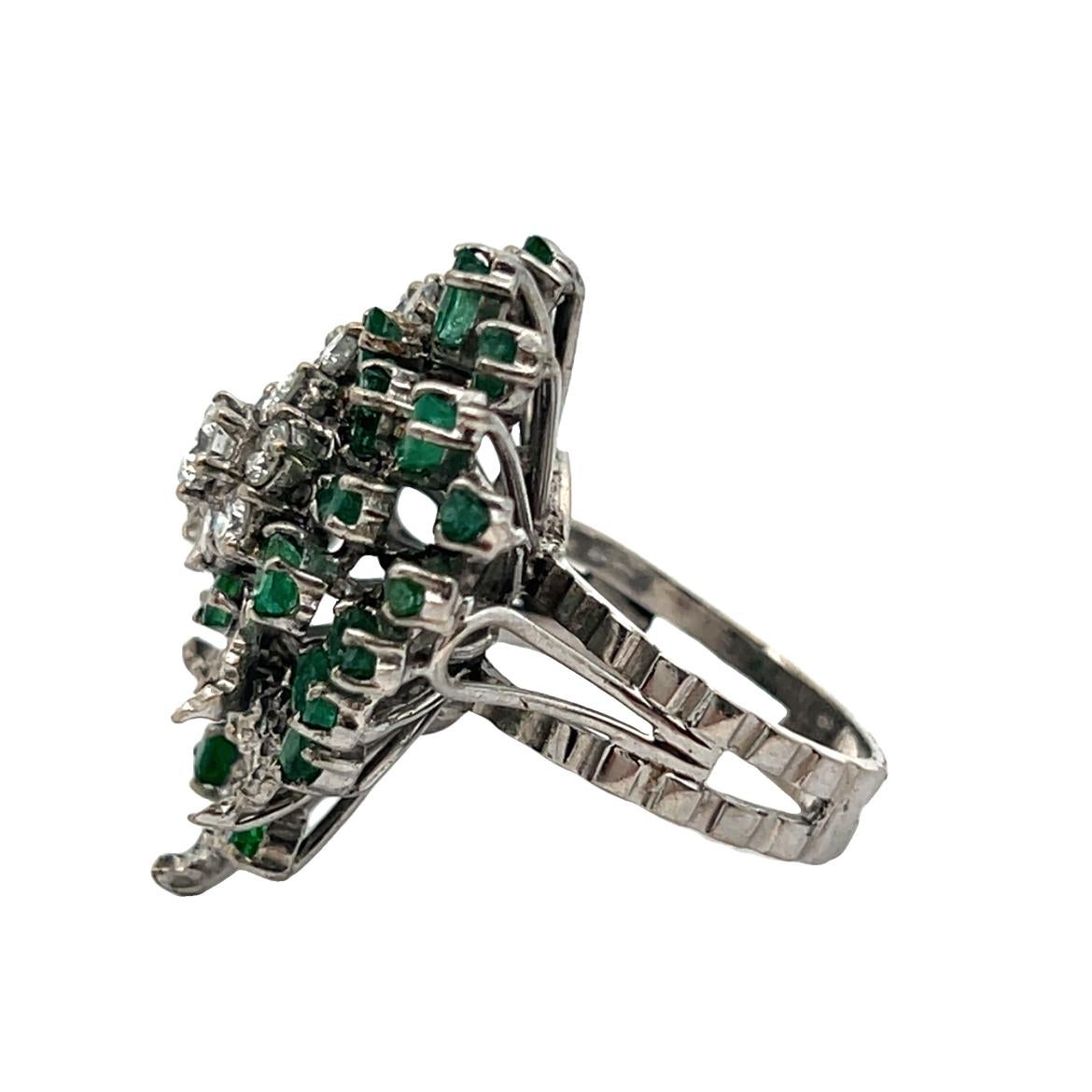 Smaragd- und Diamant-Cocktailring im Angebot 2