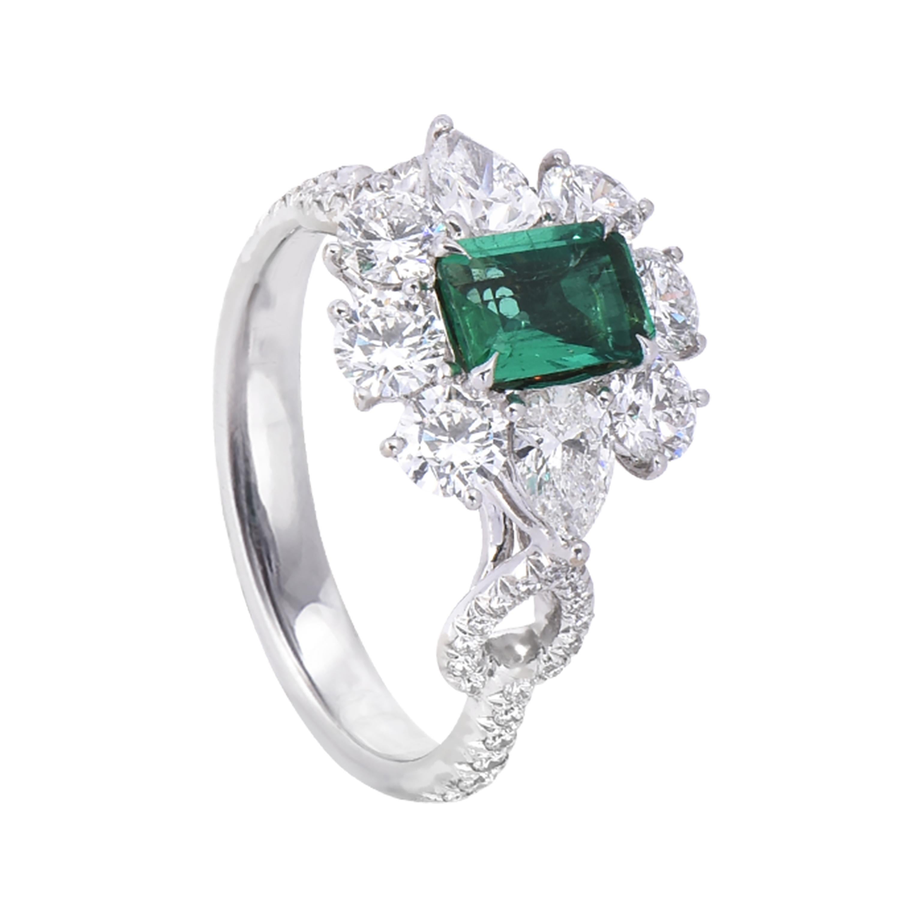 A classic 18 karat white gold emerald ring from the Viridian collection of Laviere. The ring, certified by IGI, is set with a 0.94 carats octagon-cut emerald and surrounded by 1.18 carats round and 0.48 carats pear shape brilliant diamonds.
Gold