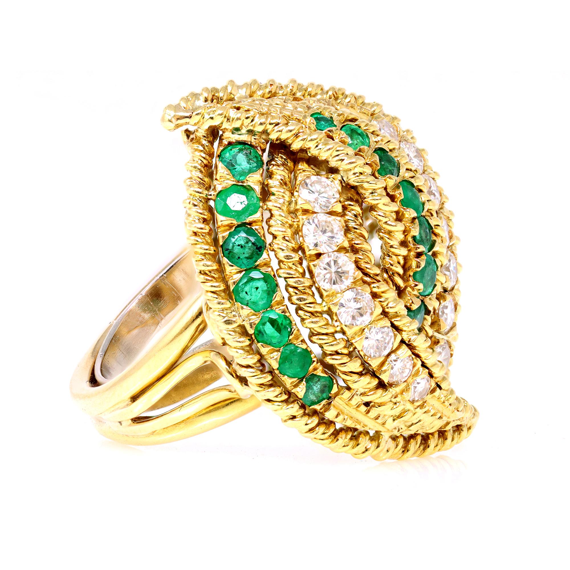 Contemporary Emerald and Diamond Cocktail Ring Set in 18k Yellow Gold For Sale