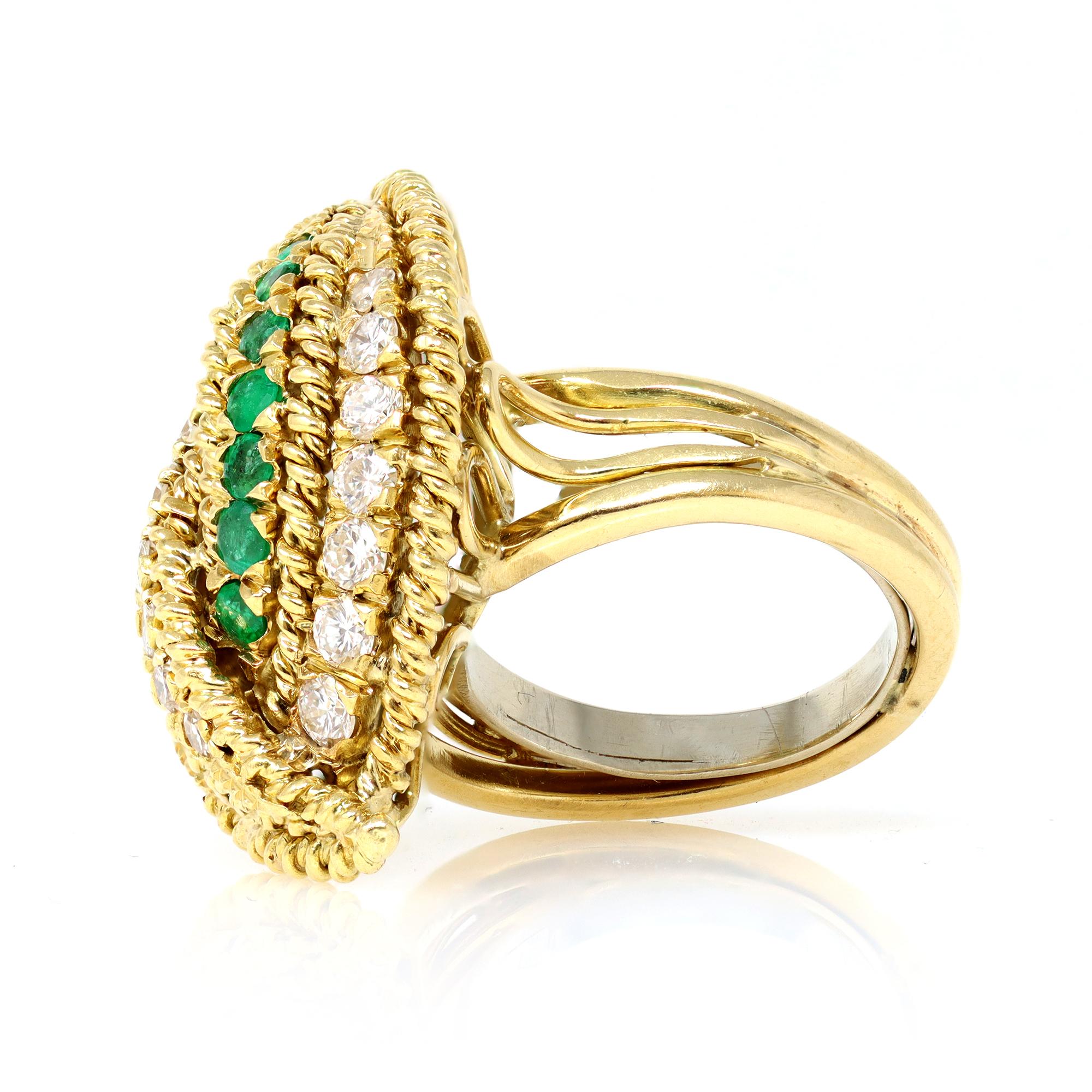 Round Cut Emerald and Diamond Cocktail Ring Set in 18k Yellow Gold For Sale