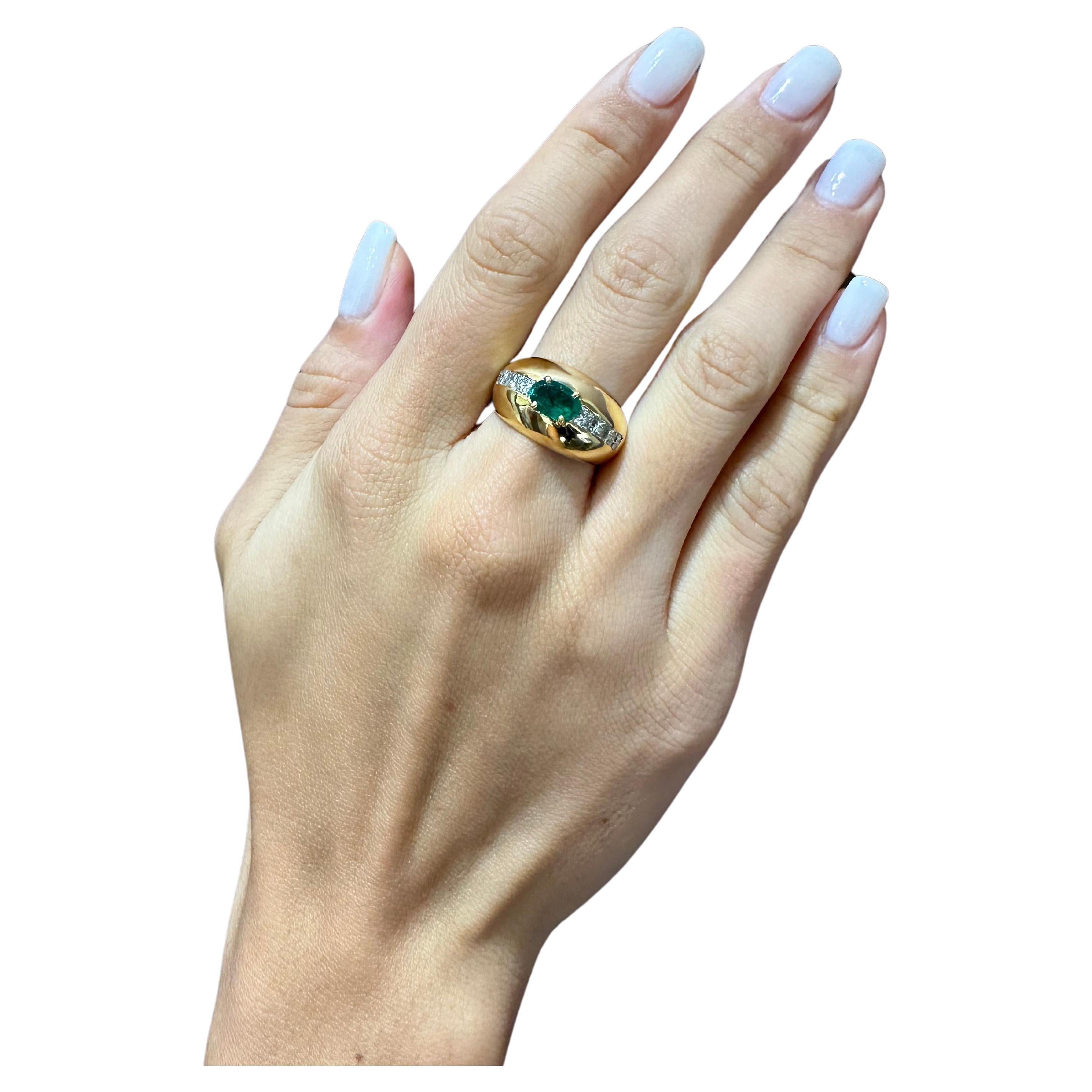 Emerald and Diamond Cocktail Ring set in Yellow Gold For Sale