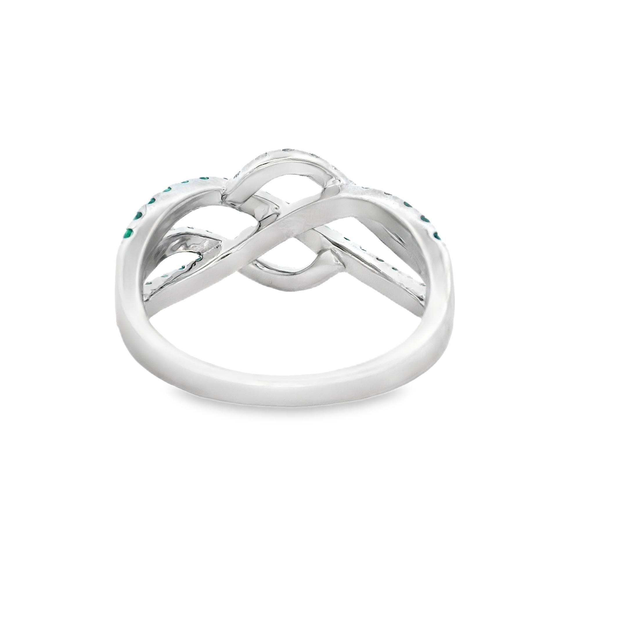 Taglio rotondo Emerald and Diamond Crossover Band Ring 0.72ct in 14K White Gold Size 7 in vendita