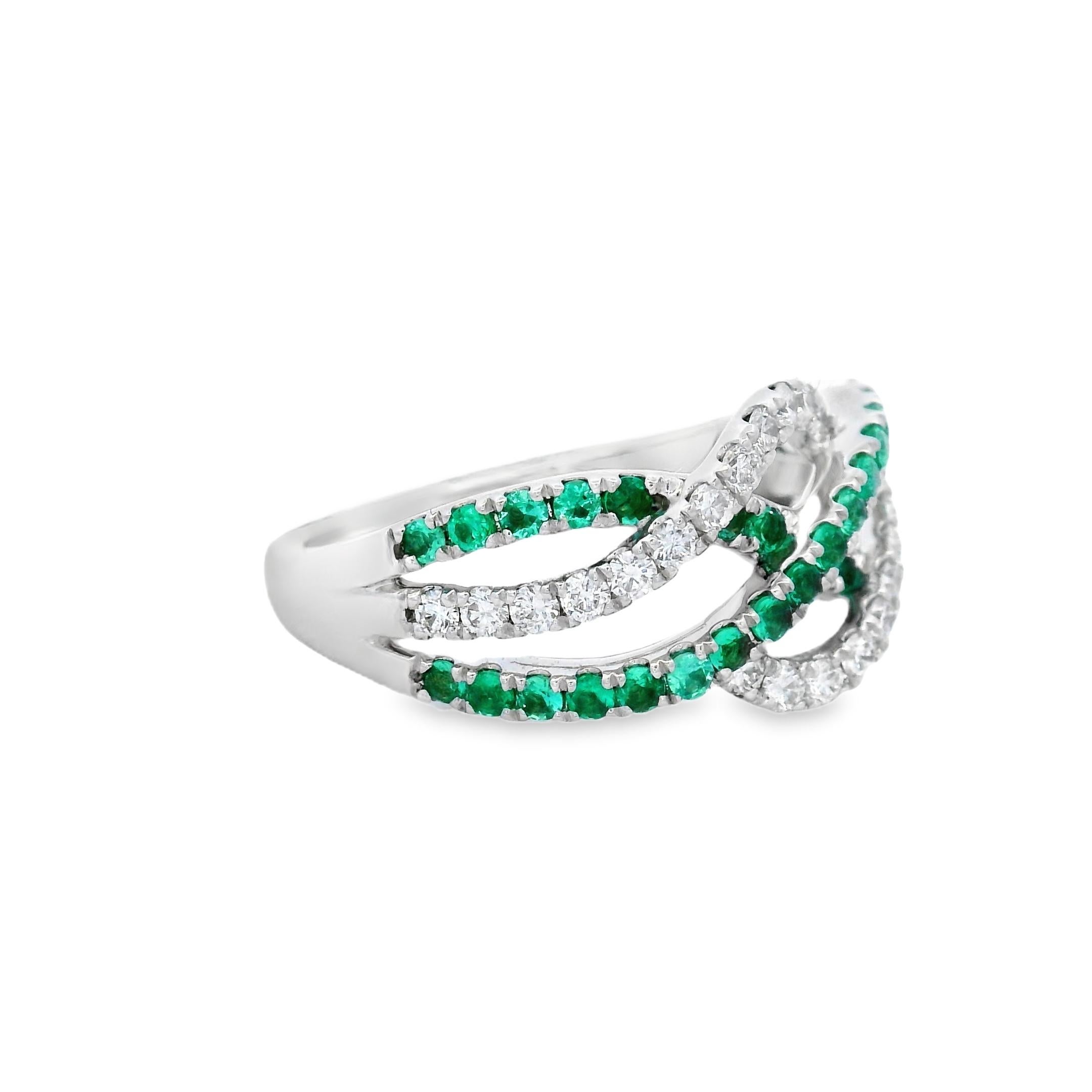 Emerald and Diamond Crossover Band Ring 0.72ct in 14K White Gold Size 7 In condizioni Nuovo in vendita a New York, NY