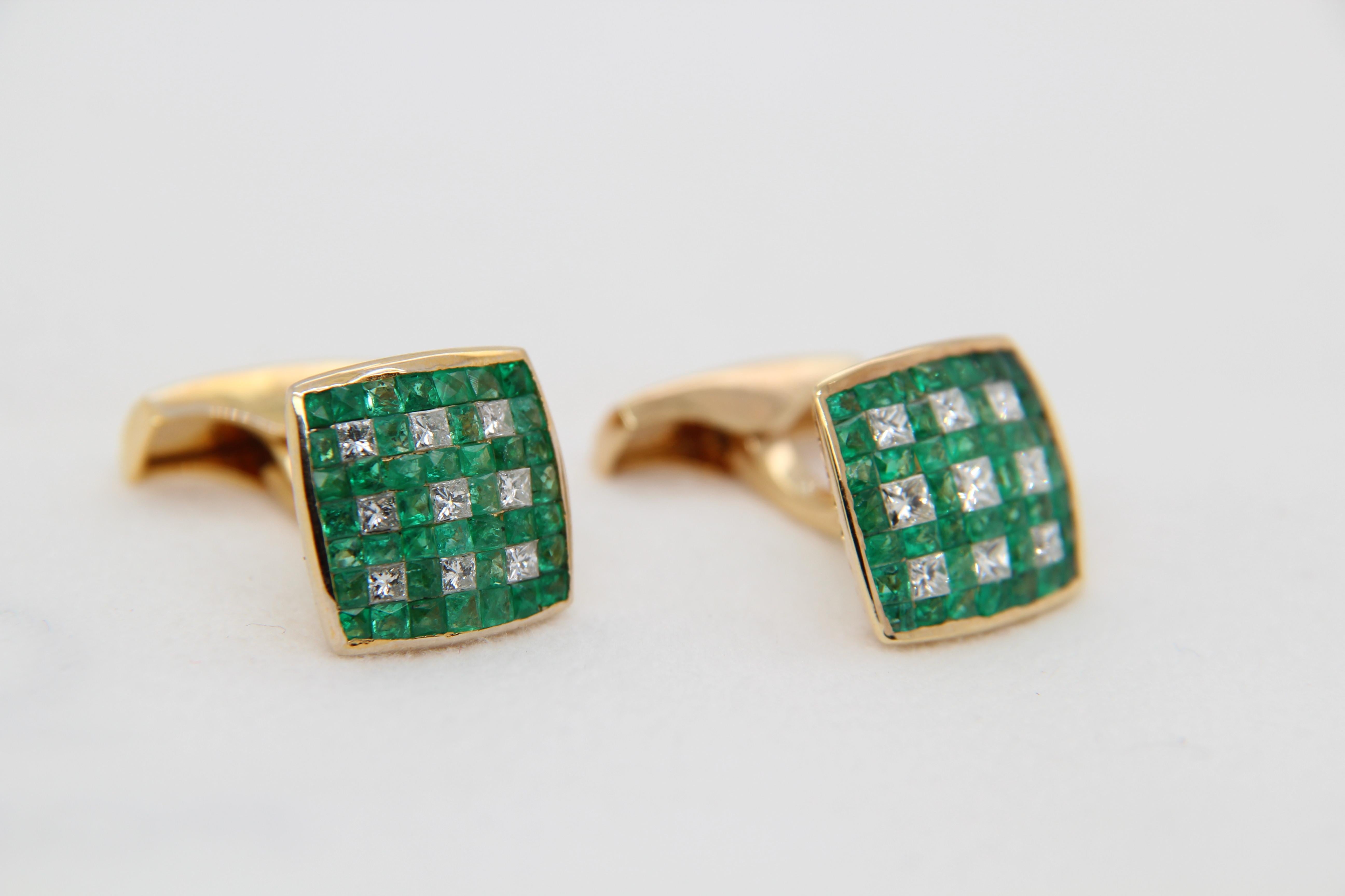 Emerald and Diamond Cufflinks In New Condition In Bangkok, TH