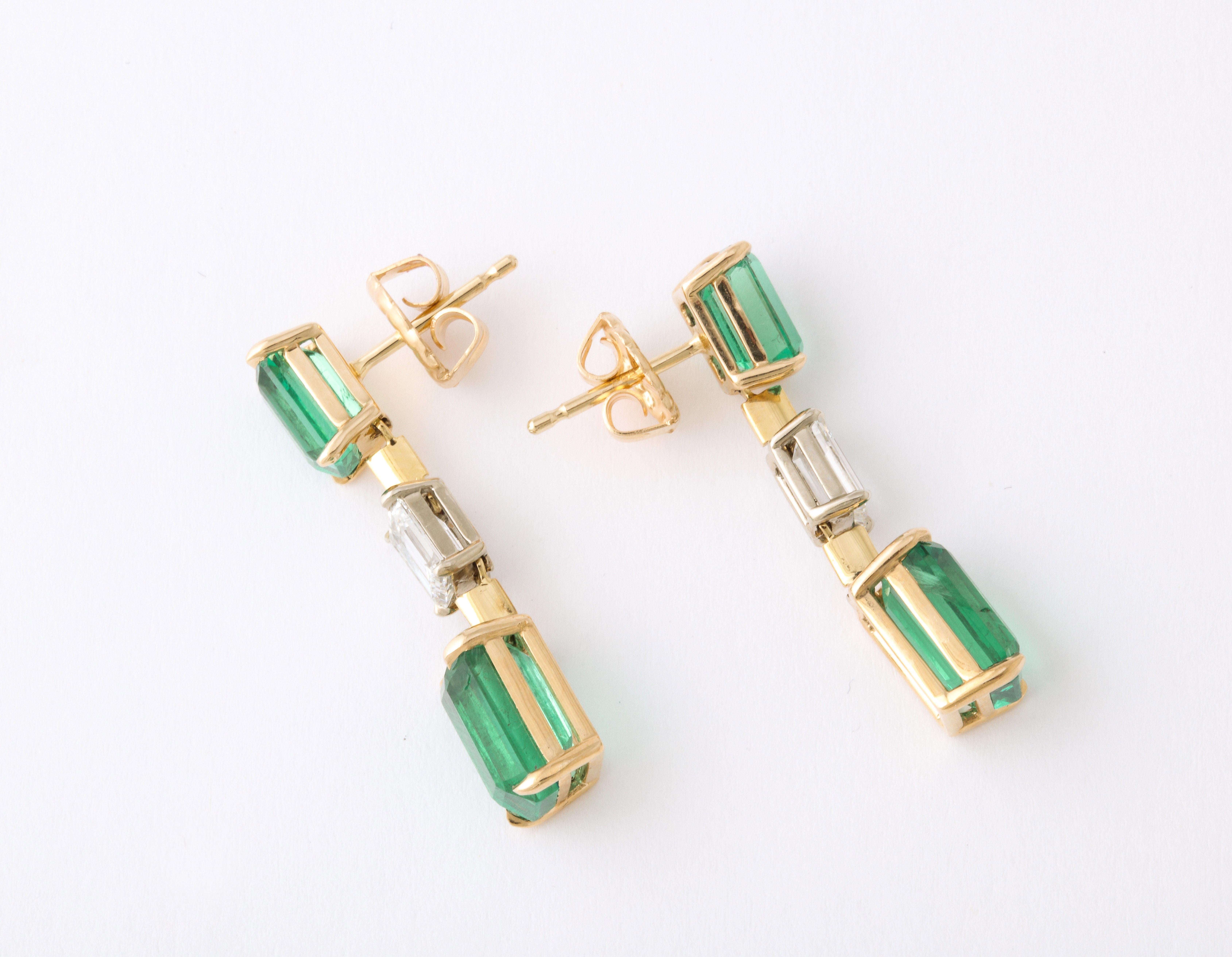 Emerald and Diamond Dangle Drop Earrings For Sale 1