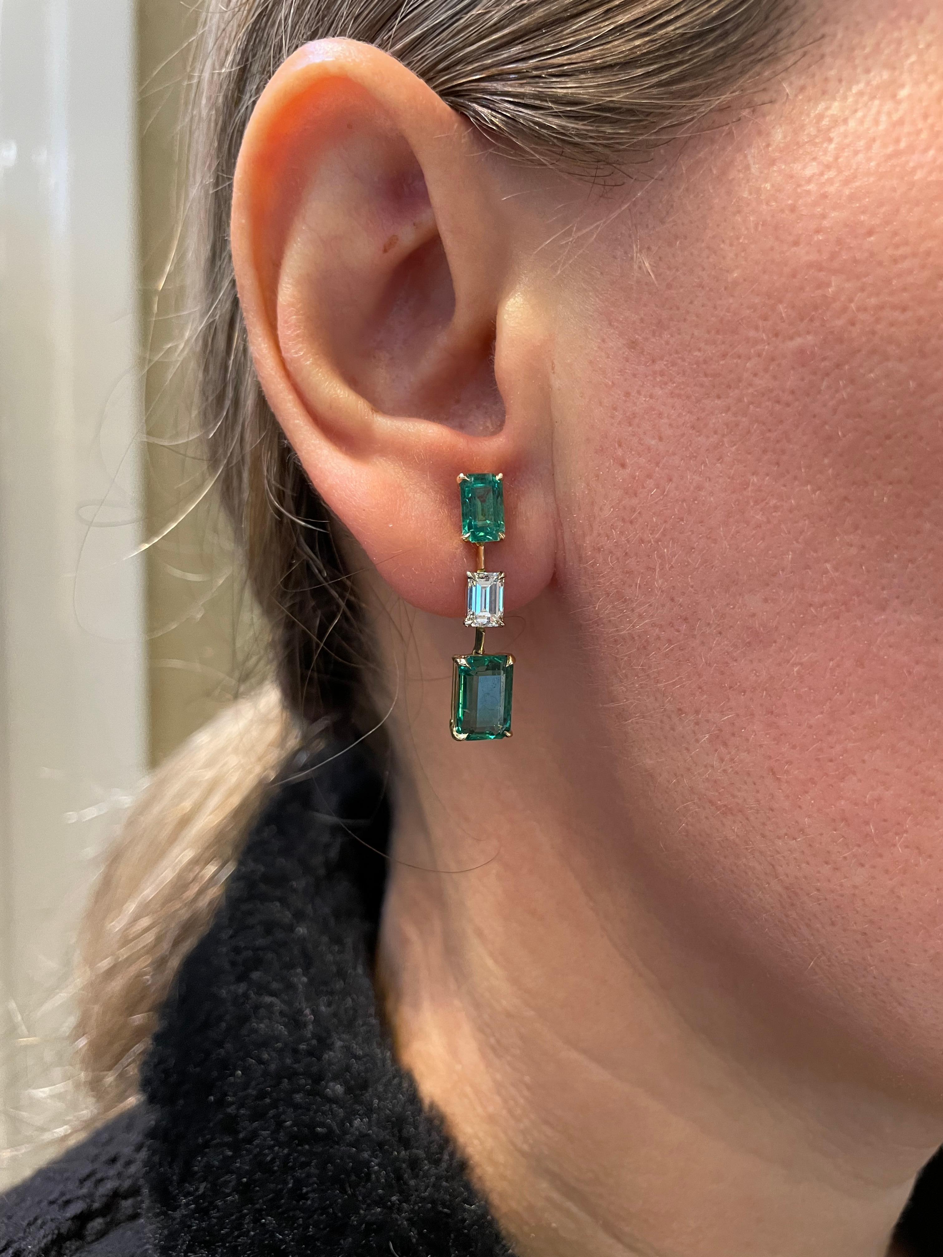 Emerald and Diamond Dangle Drop Earrings For Sale 3
