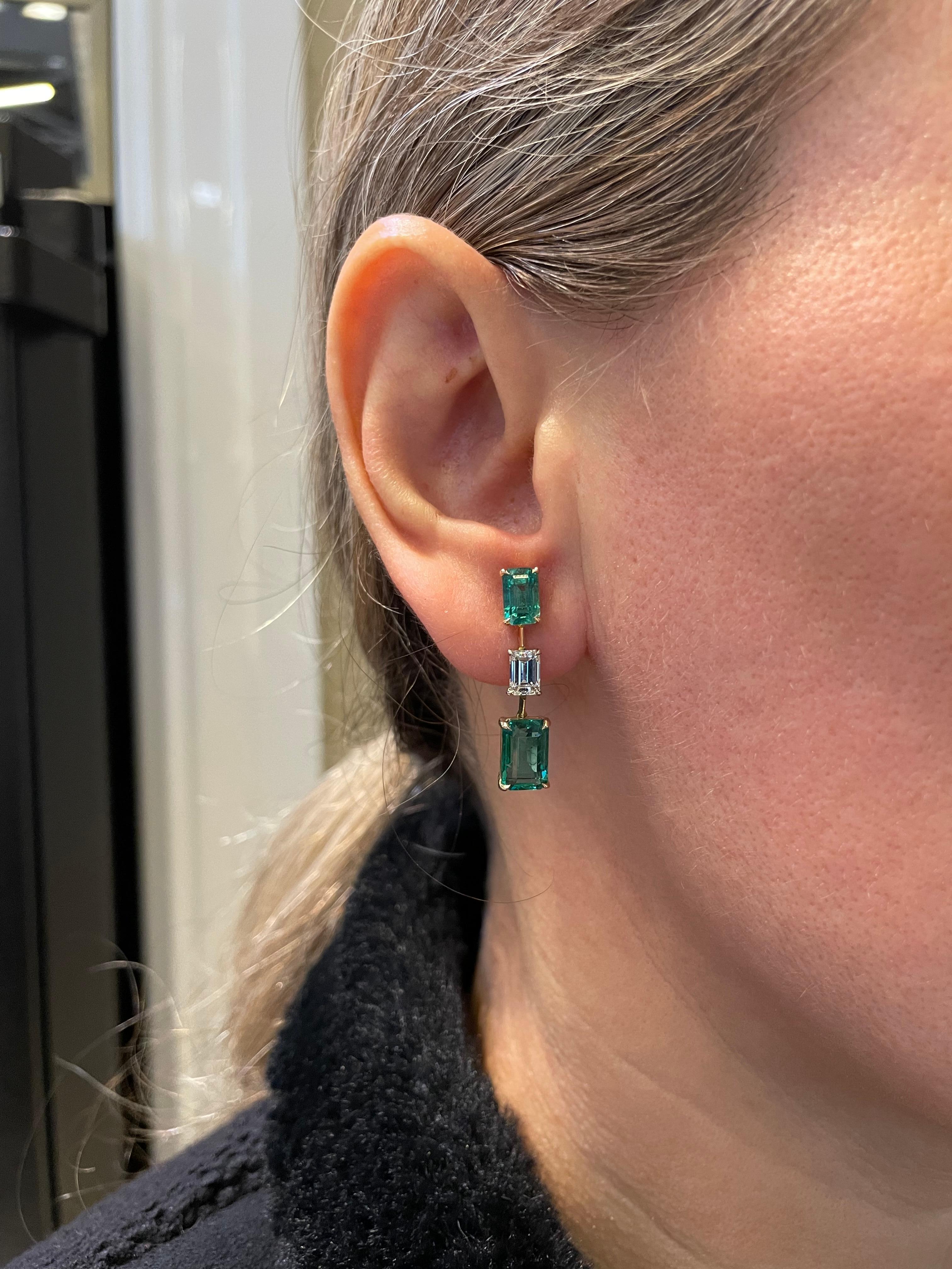 Emerald and Diamond Dangle Drop Earrings For Sale 4