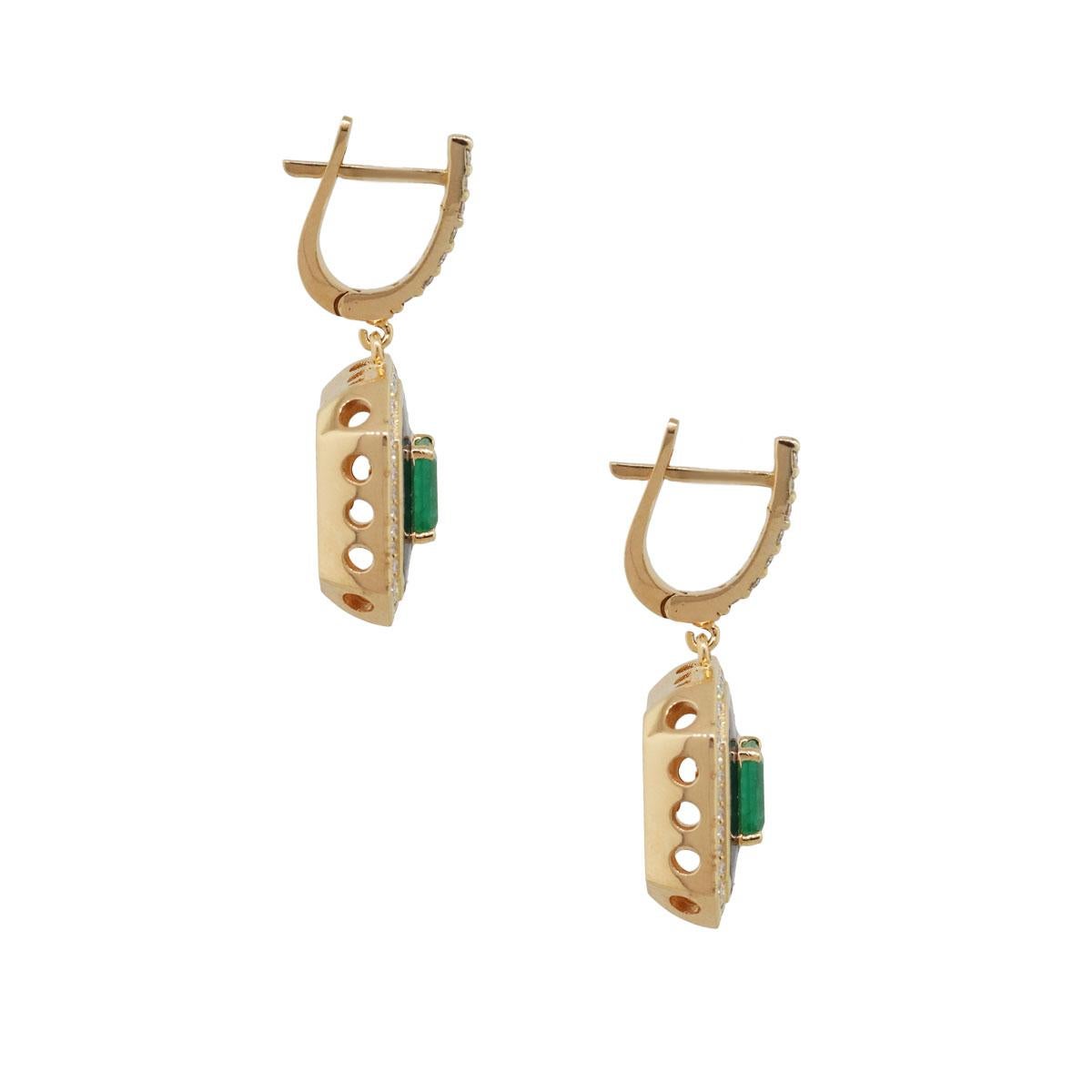 Material: 18k rose gold
Diamond Details: Approximately 0.47ctw of round brilliant diamonds. Diamonds are G/H in color and VS in clarity
Gemstone Details: Approximately 1.03ctw of emerald cut emeralds
Earring Measurements: 1.18″ x 0.29″ x