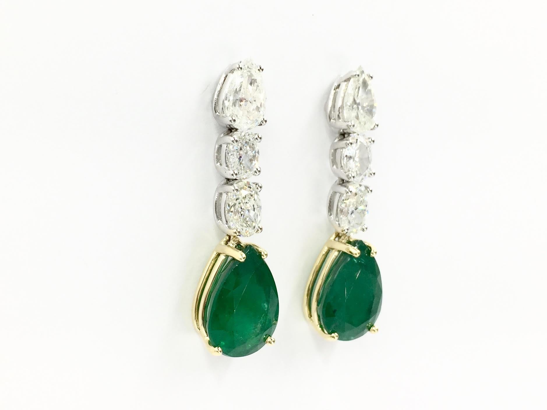 Contemporary Emerald and Diamond Drop 18 Karat Gold Earrings For Sale