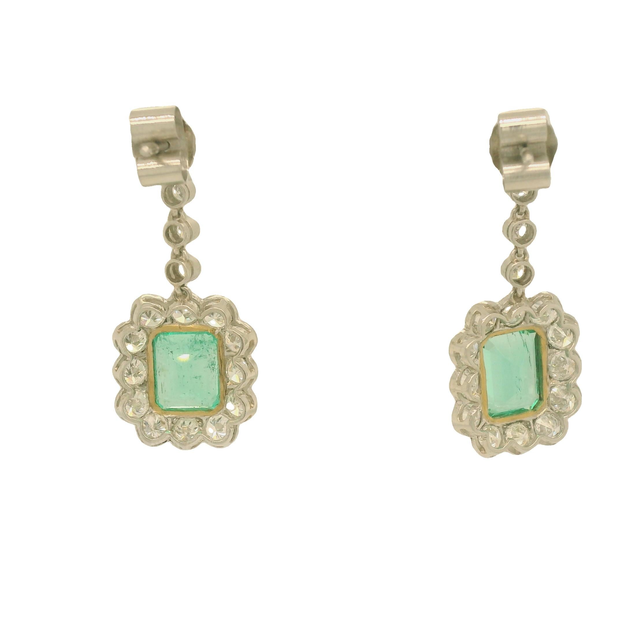 Art Déco Orecchini a goccia con smeraldo e diamante in vendita