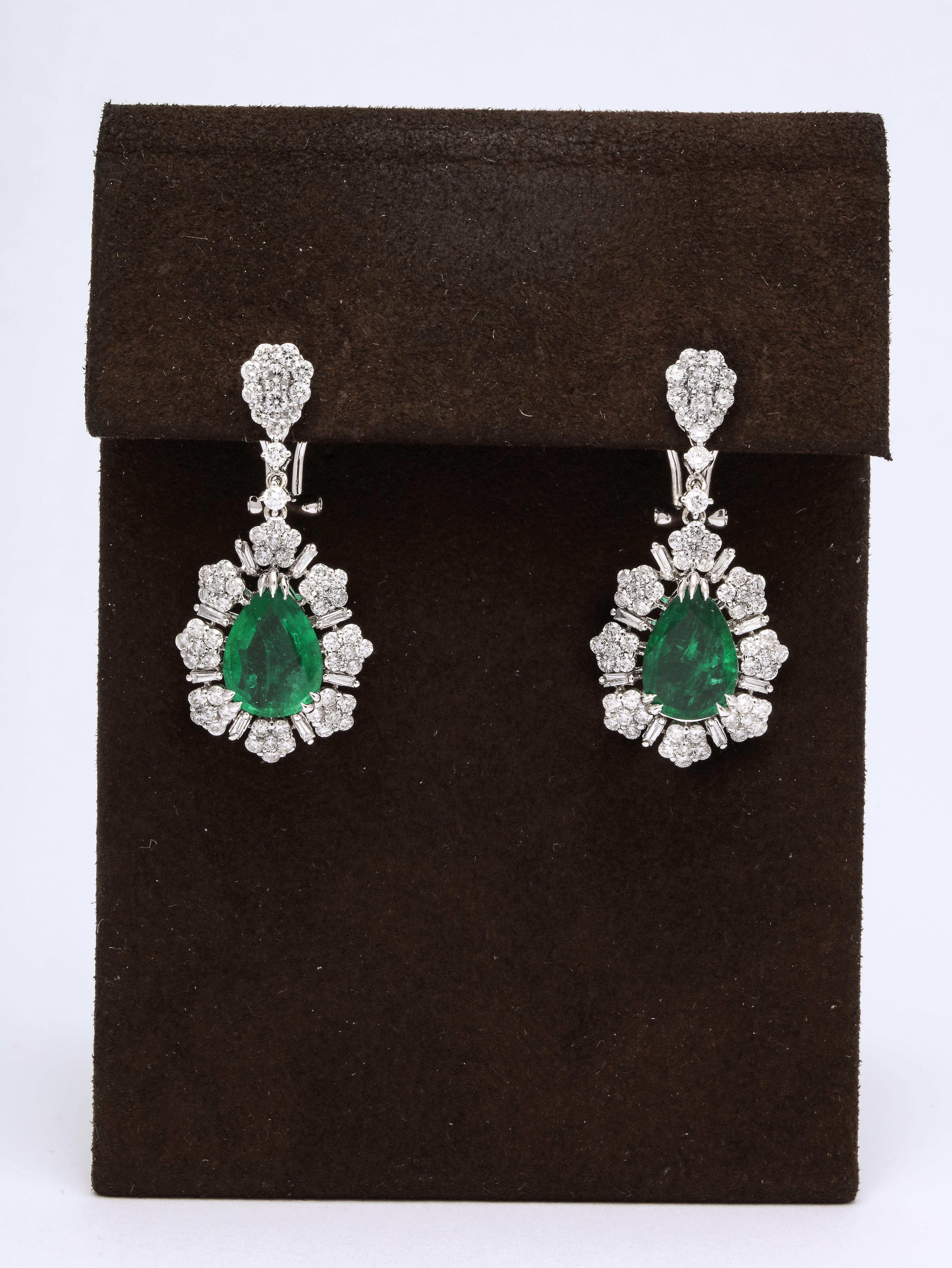 Women's Emerald and Diamond Drop Earrings For Sale