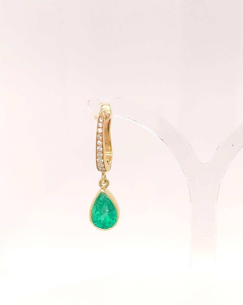 Women's Emerald and Diamond Drop Earrings in 18K Yellow Gold For Sale