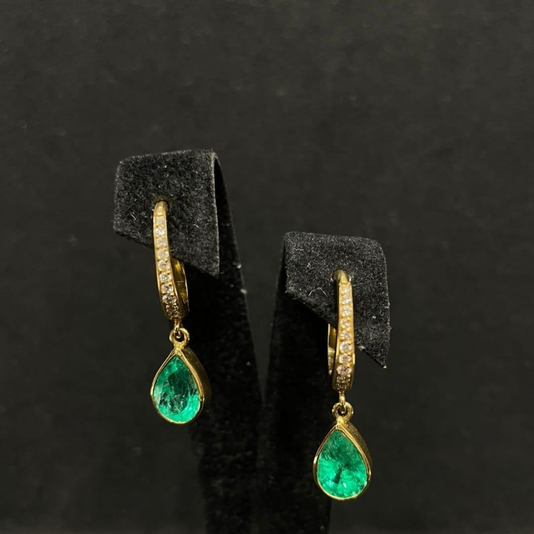 Emerald and Diamond Drop Earrings in 18K Yellow Gold For Sale 1