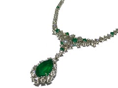 Emerald and Diamond Drop Necklace, Emerald 5.88 Carat 10.20 Carat Diamonds