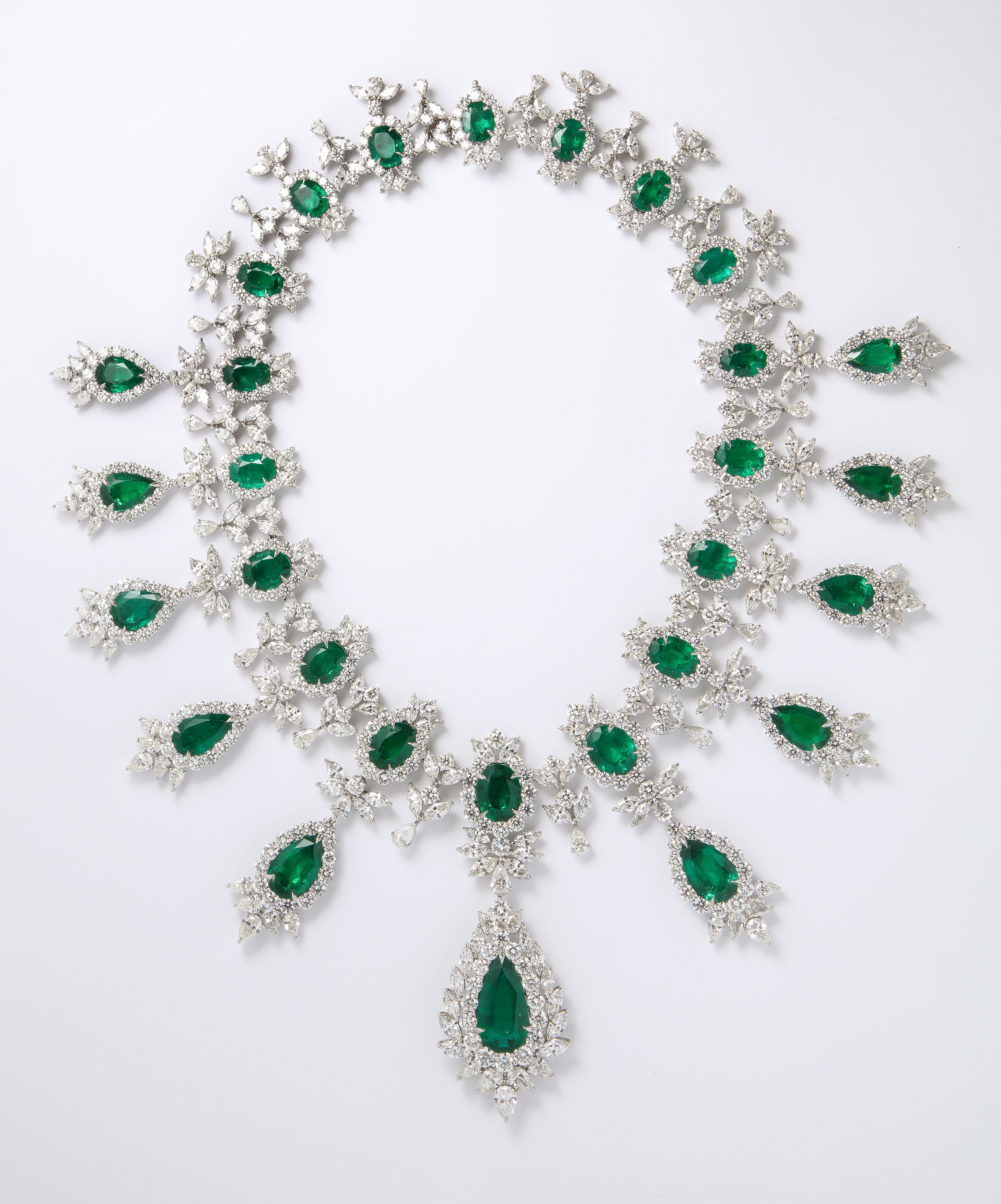 
A MAGNIFICENT PIECE!

An important emerald and diamond necklace. 

144.07 carats of fine quality, 