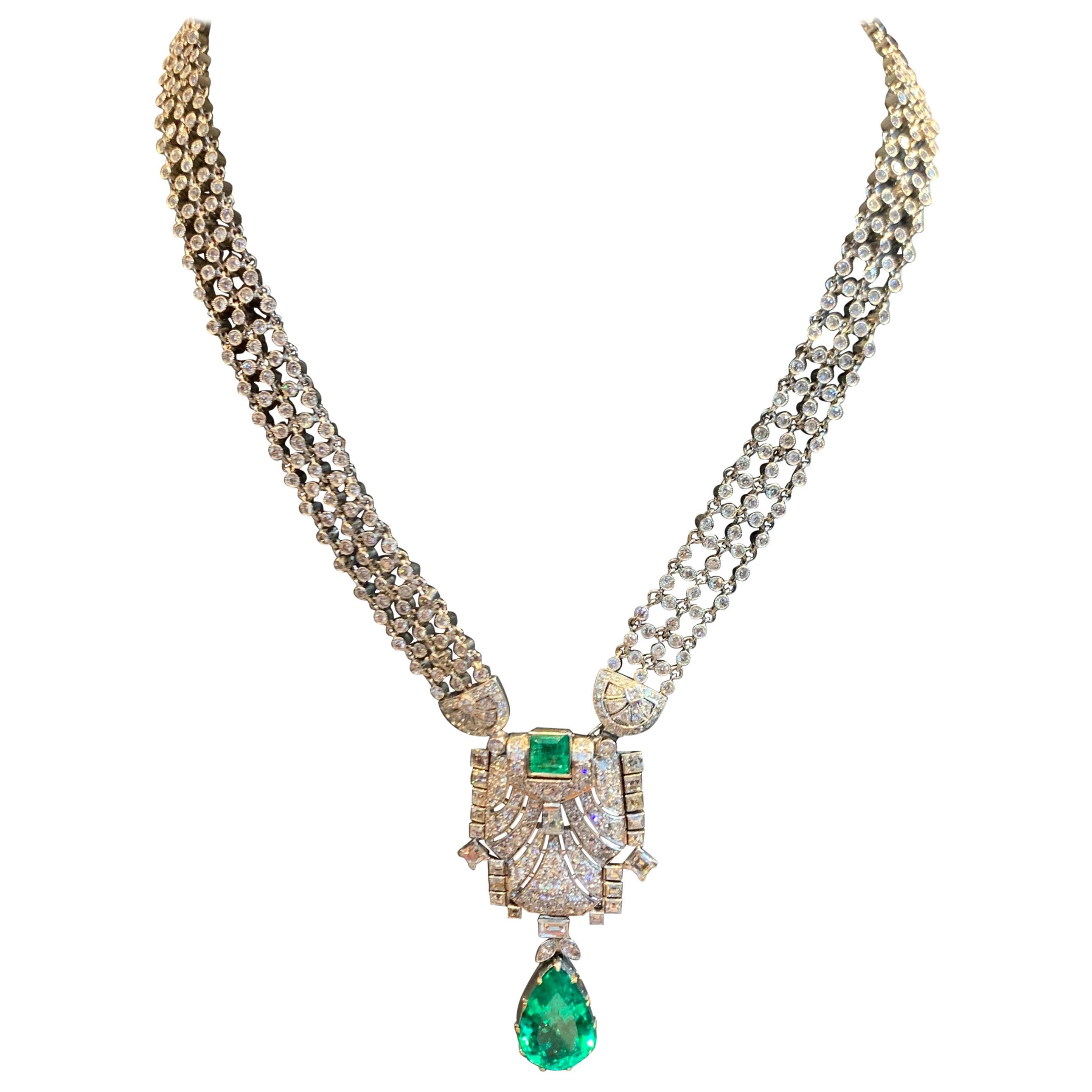 Emerald and Diamond Drop Necklace In Excellent Condition For Sale In New York, NY