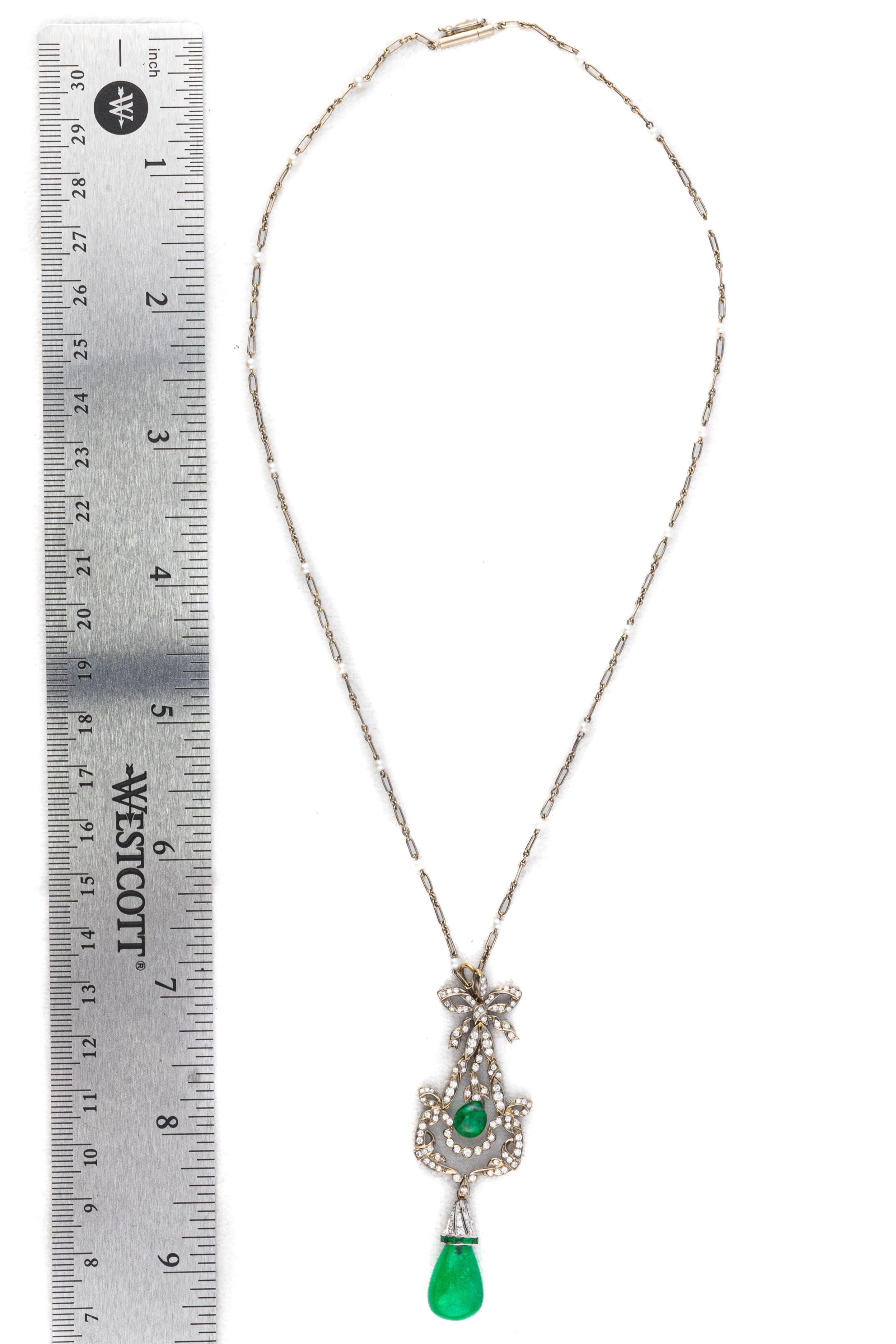 Emerald and Diamond Drop Pendant Necklace In Excellent Condition For Sale In New York, NY