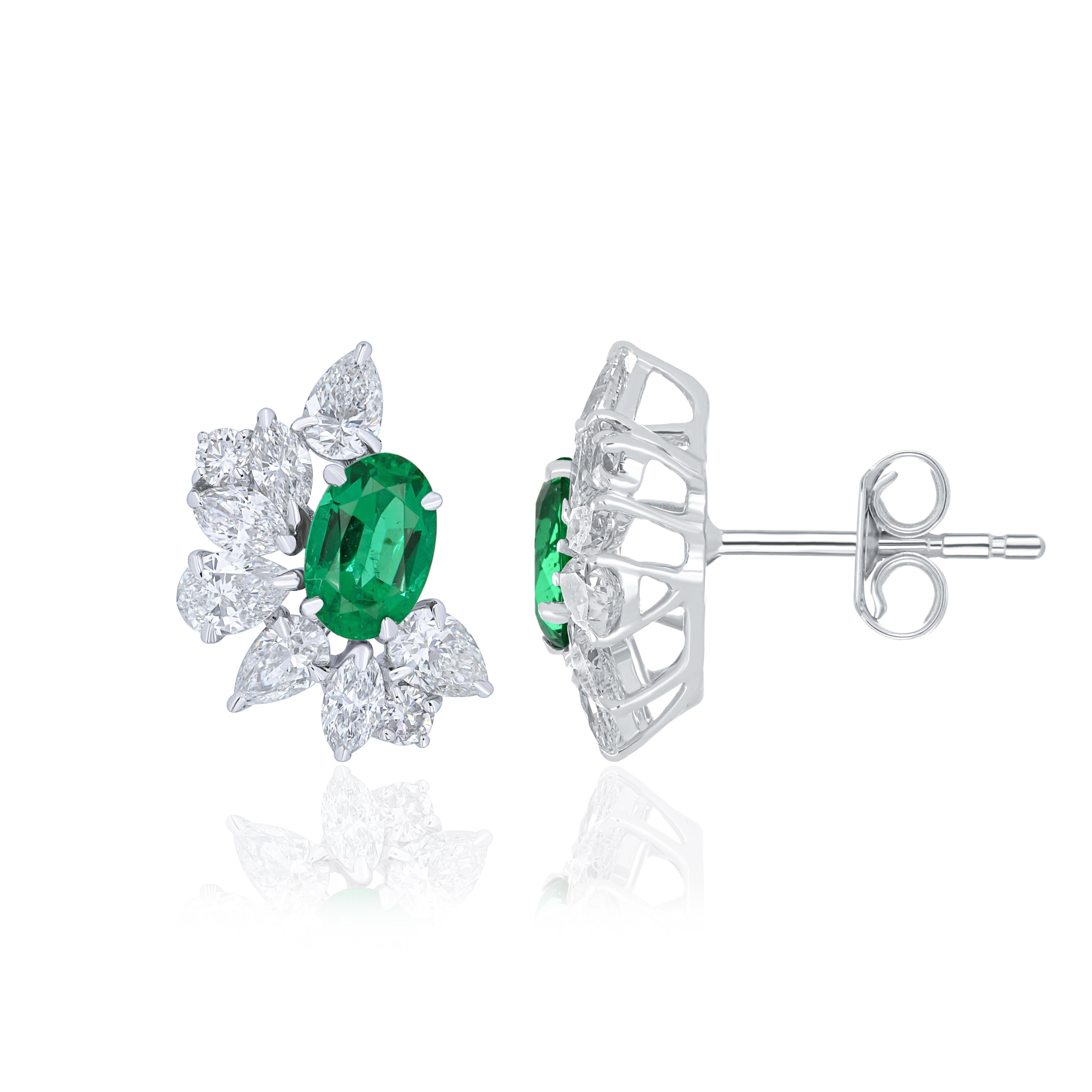 Oval Cut Emerald and Diamond Earring 18 Karat White Gold Handcraft Jewelry, Birth Stone For Sale