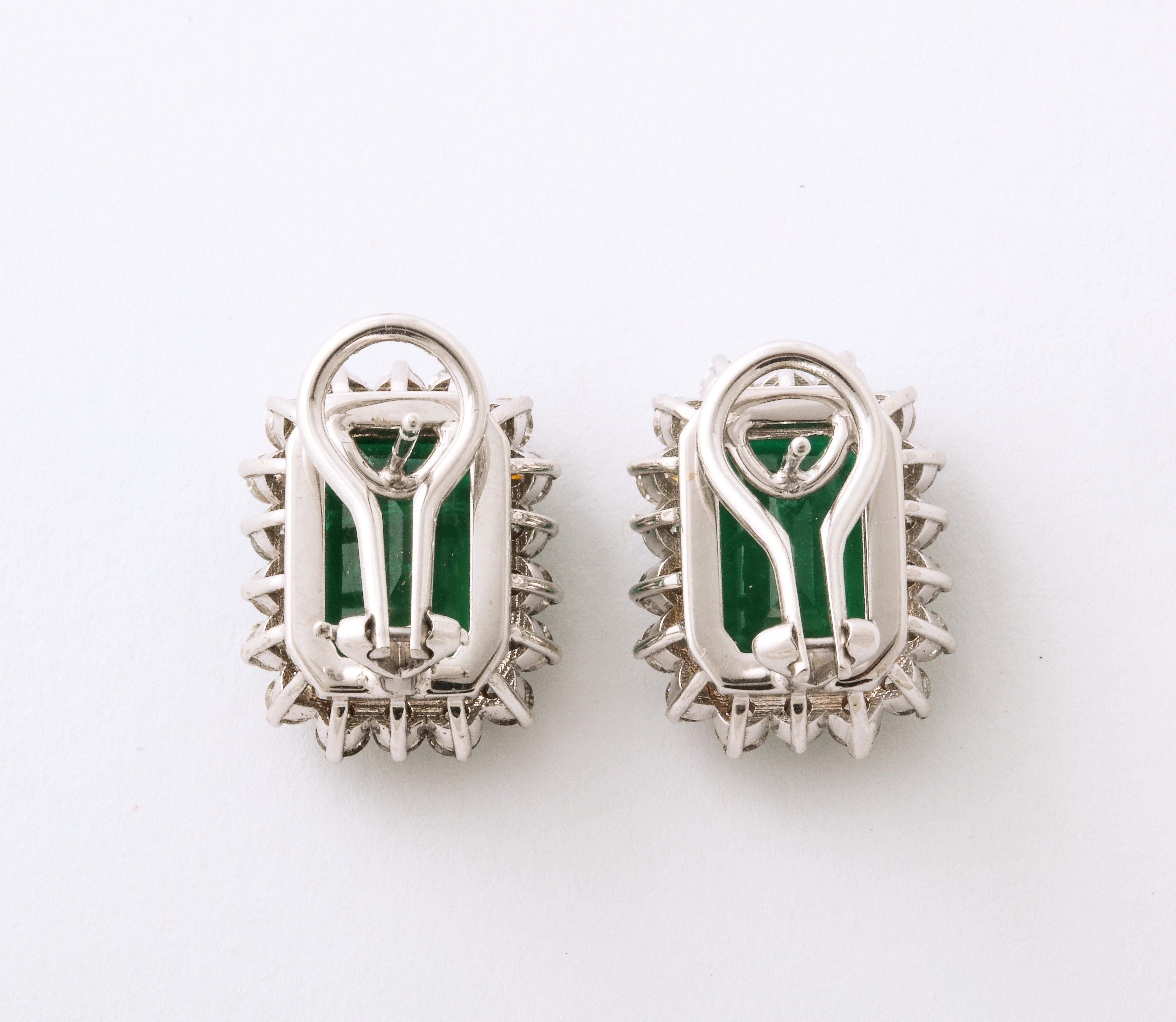 Emerald and Diamond Earring In New Condition In New York, NY