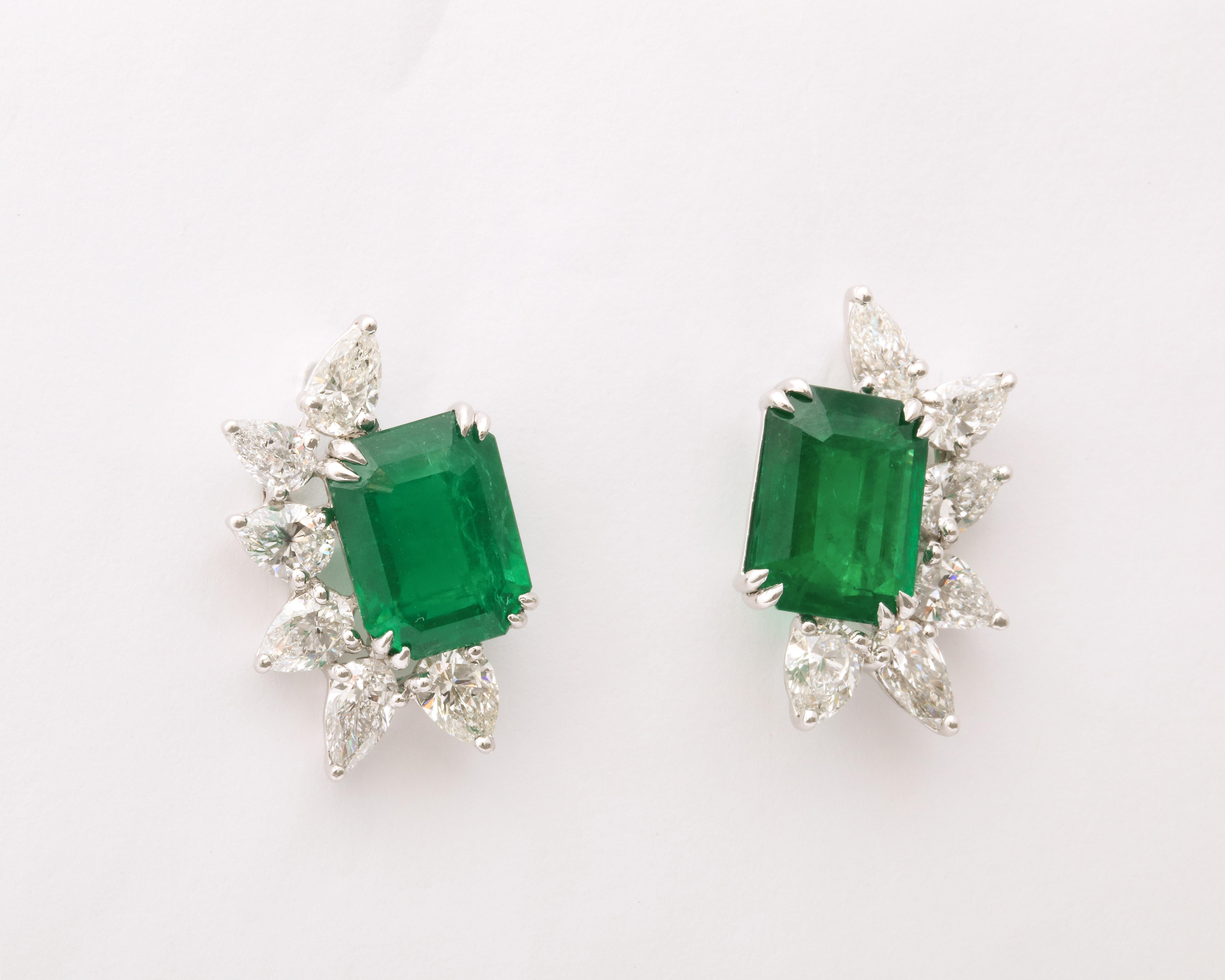 Emerald and Diamond Earring For Sale 3