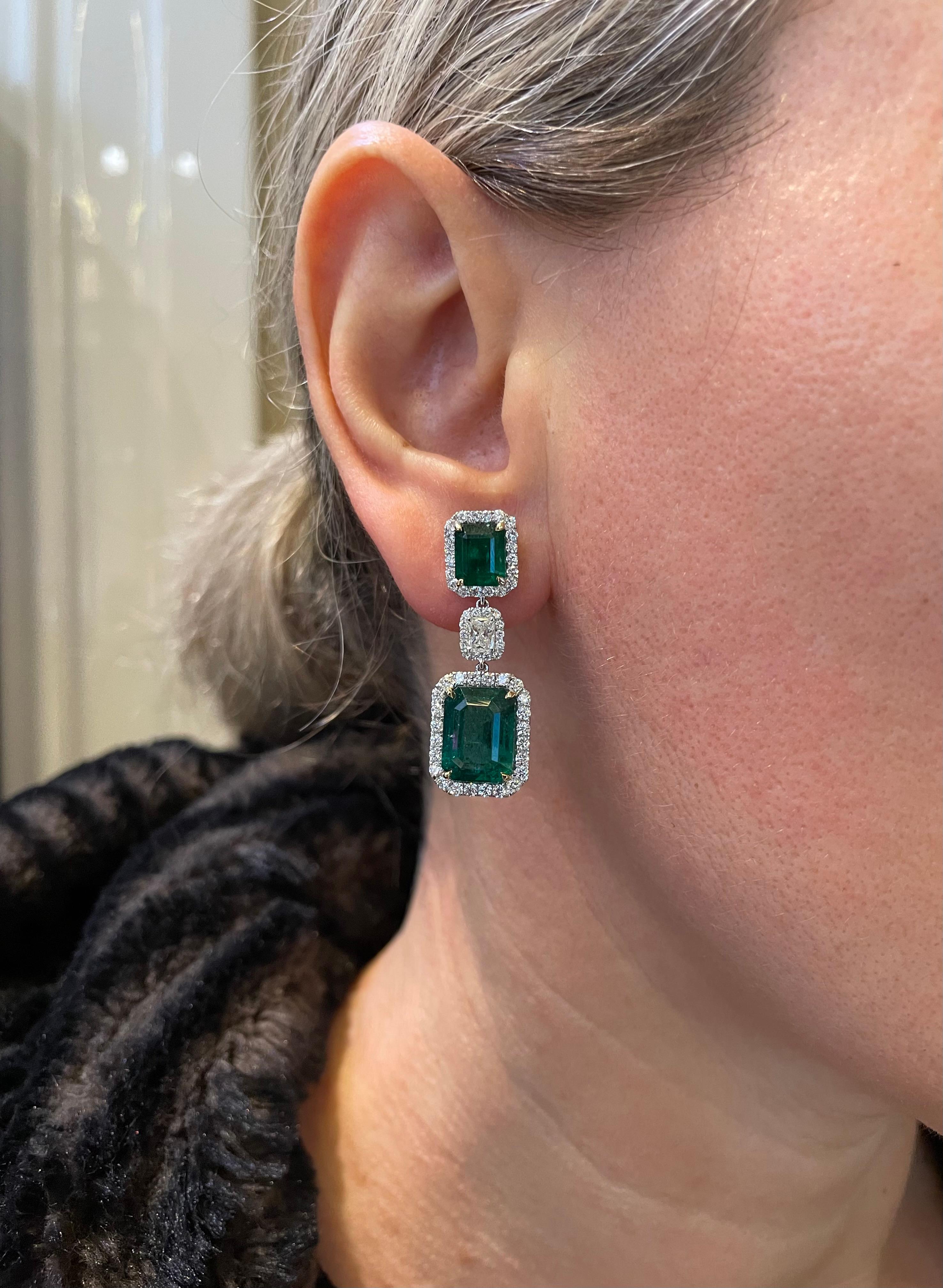 Emerald and Diamond Earring For Sale 3