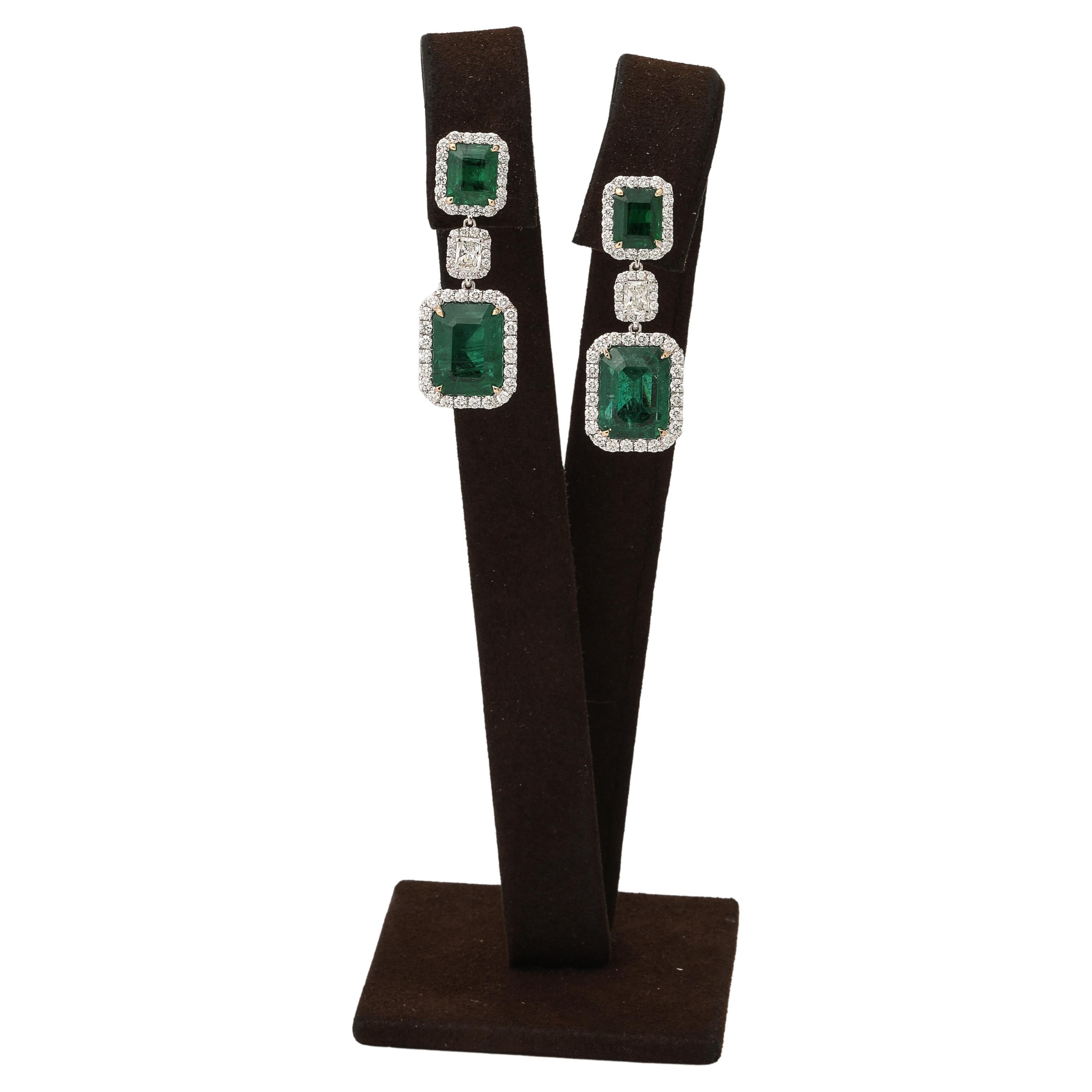 Emerald and Diamond Earring