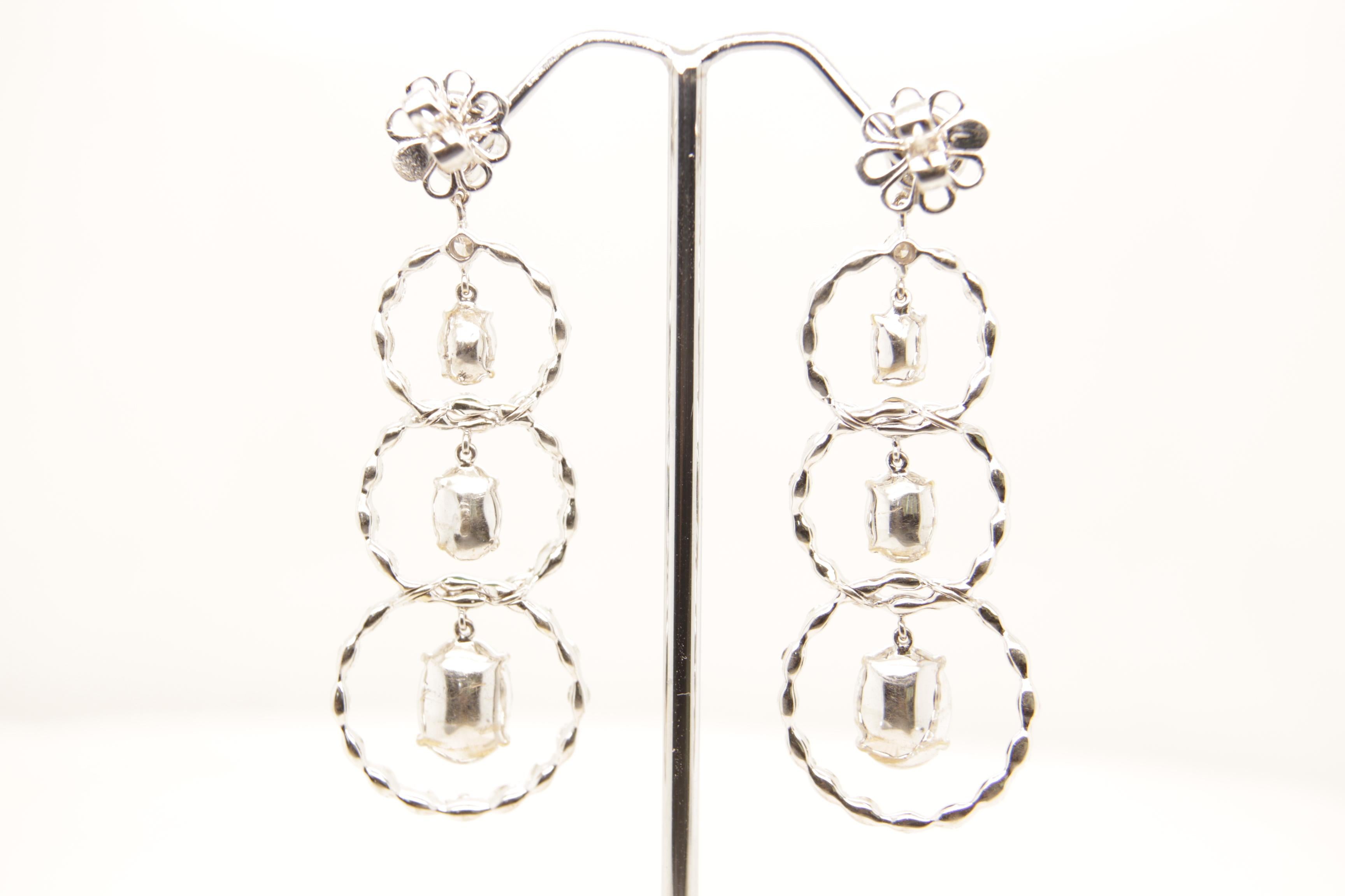 Smaragd- und Diamant-Ohrring aus 18 Karat Gold für Damen oder Herren im Angebot