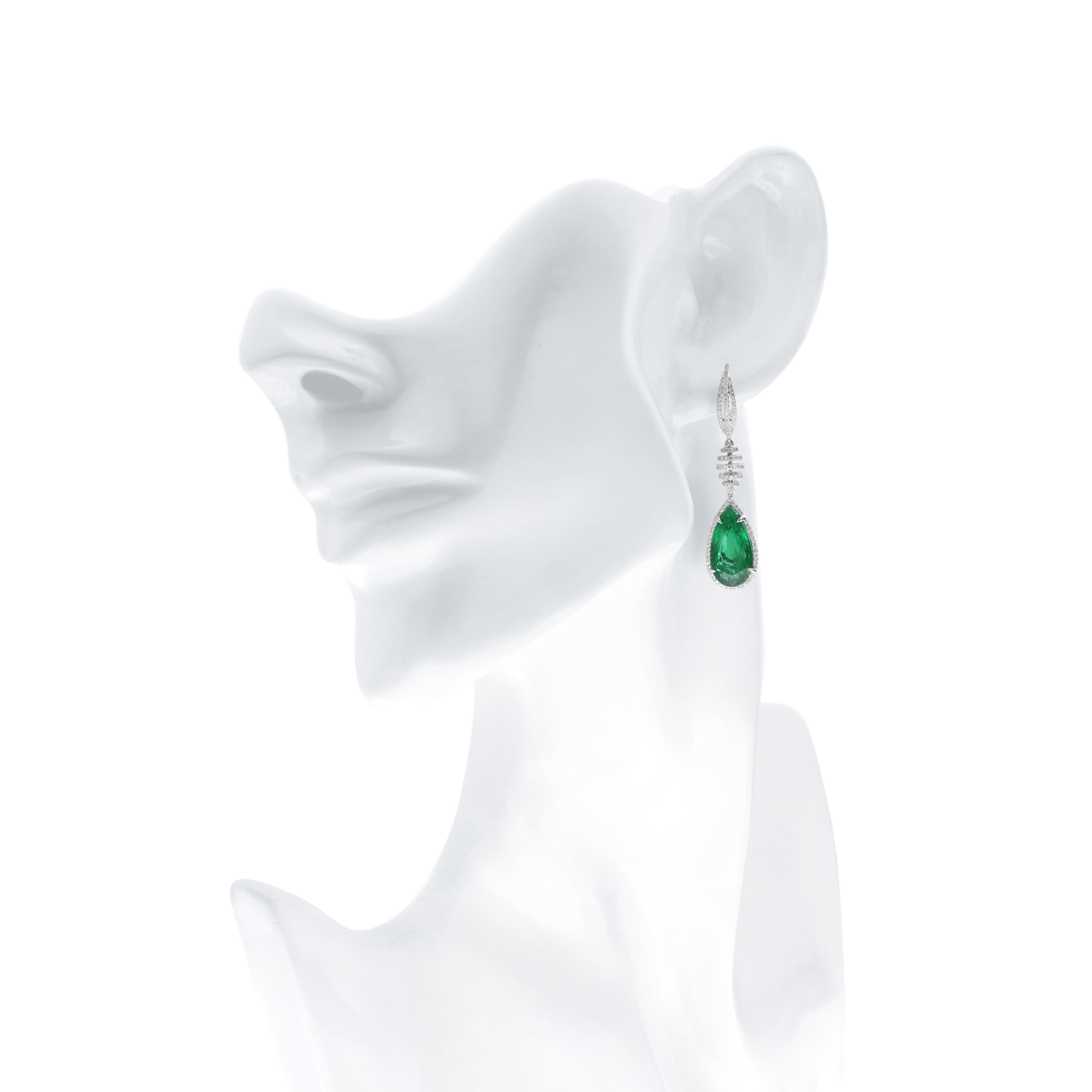 Emerald and Diamond Earring in 18k White Gold for Charismas Party Wear Earring  In New Condition For Sale In JAIPUR, IN