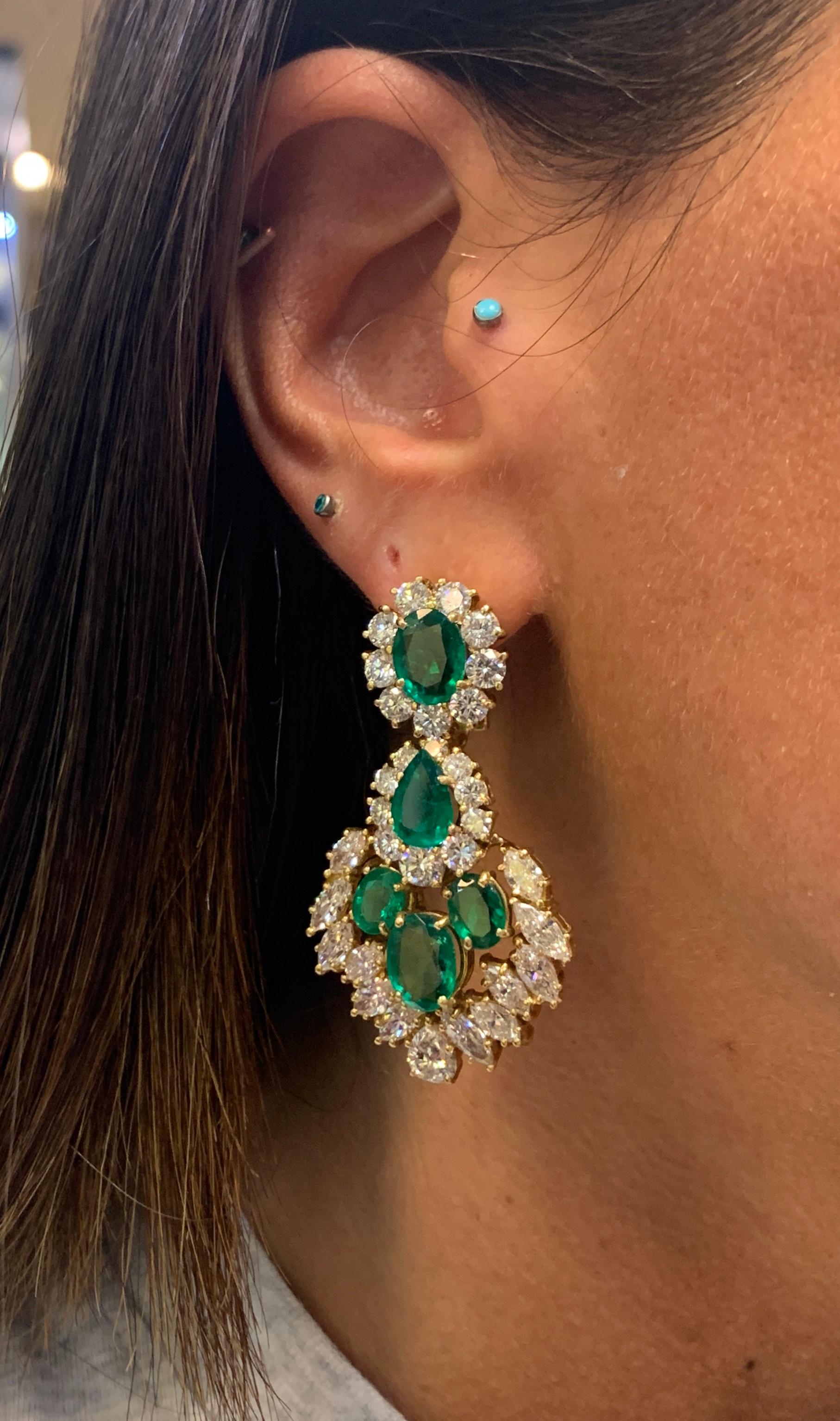 Smaragd- und Diamant-Ohrringe (Ovalschliff) im Angebot