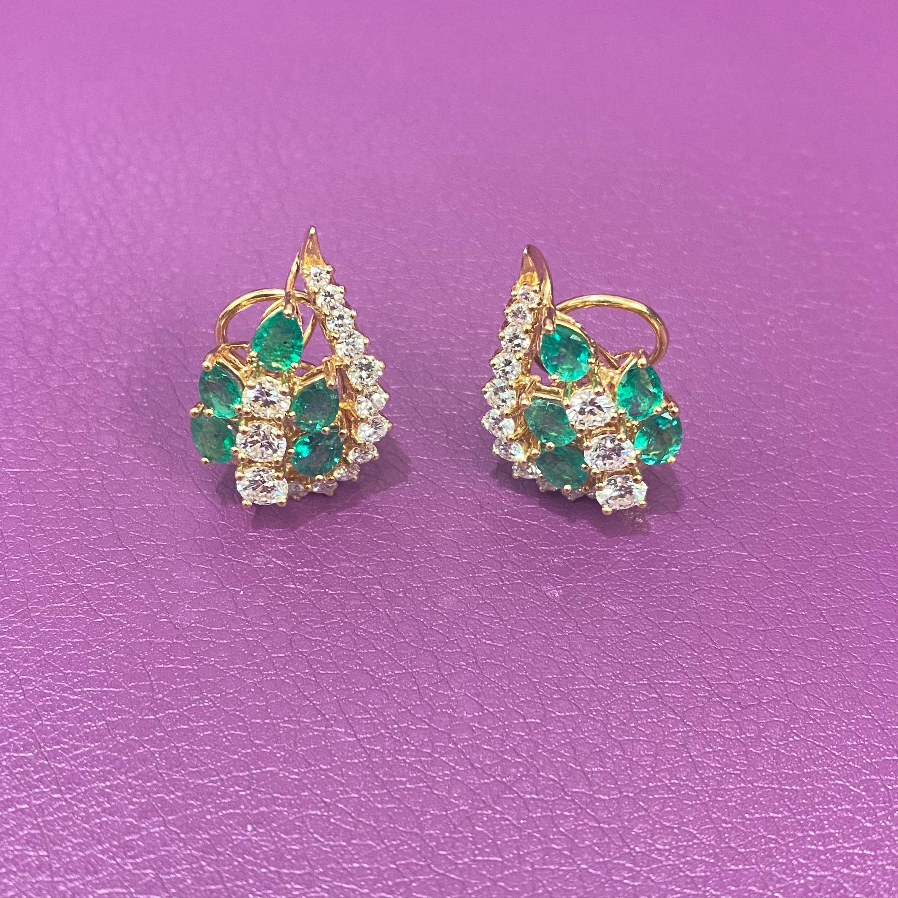 Smaragd- und Diamant-Ohrringe im Zustand „Hervorragend“ im Angebot in New York, NY