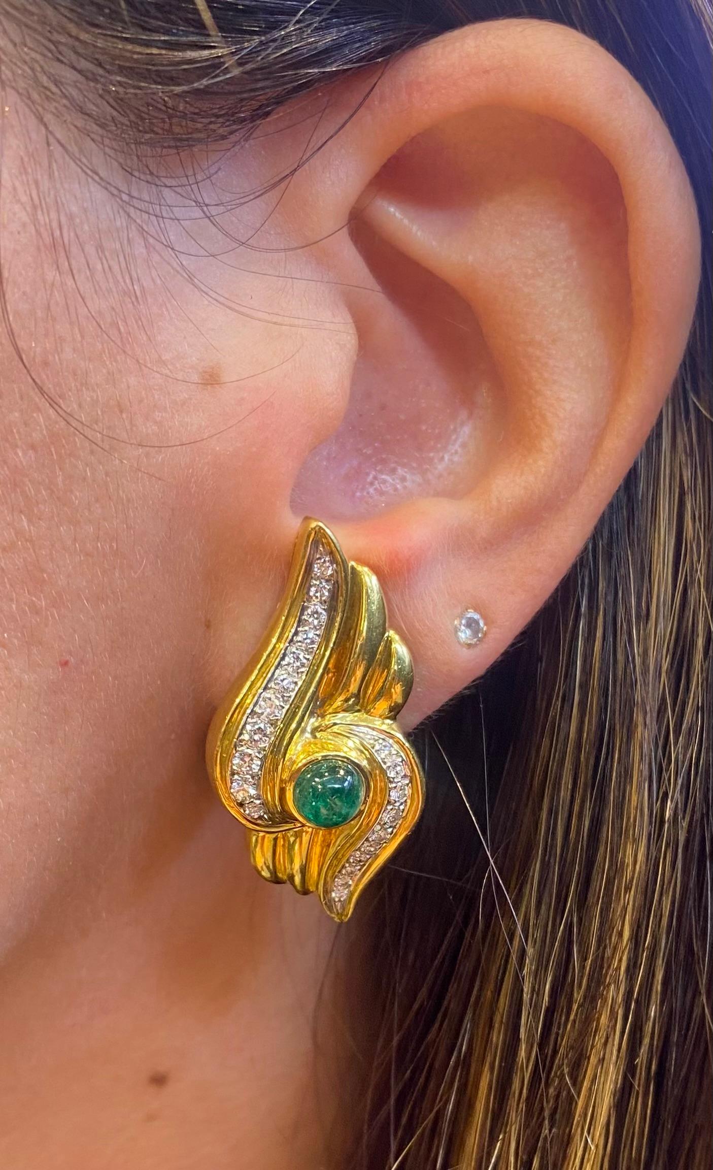 Emerald and Diamond Earrings  In Excellent Condition For Sale In New York, NY