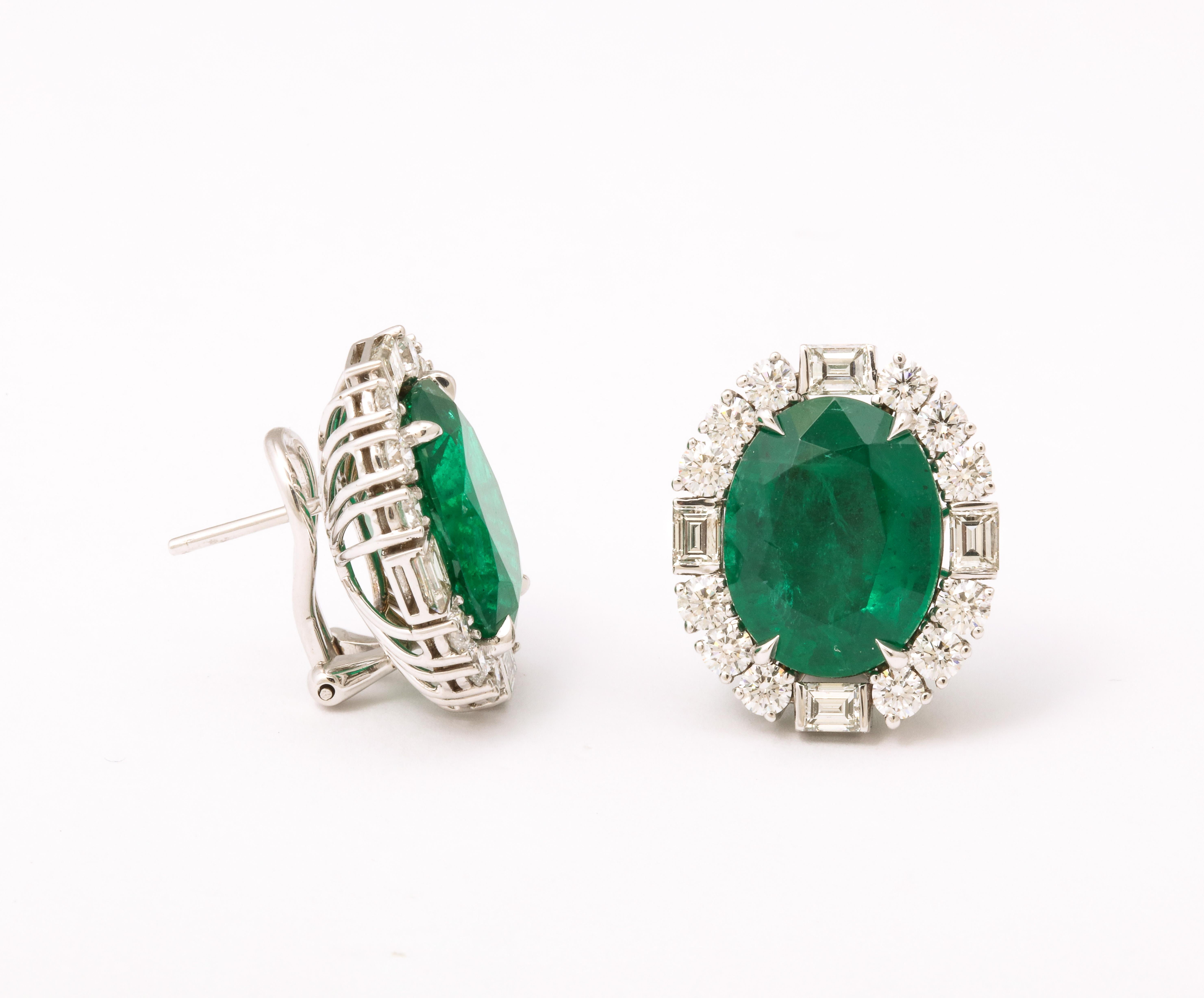 Women's Emerald and Diamond Earrings For Sale