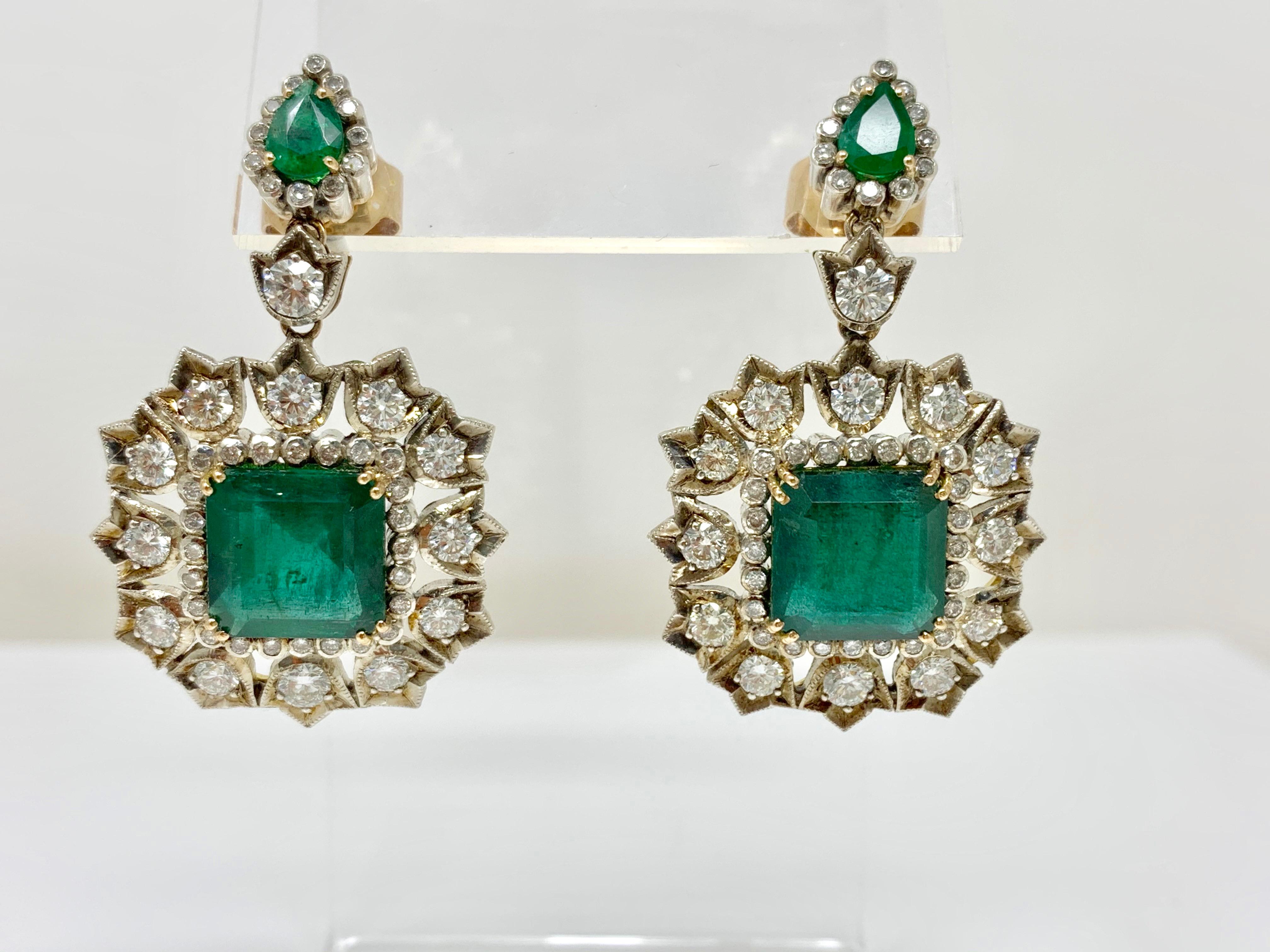 Emerald and Diamond Earrings in 18 Karat White Gold In New Condition In New York, NY