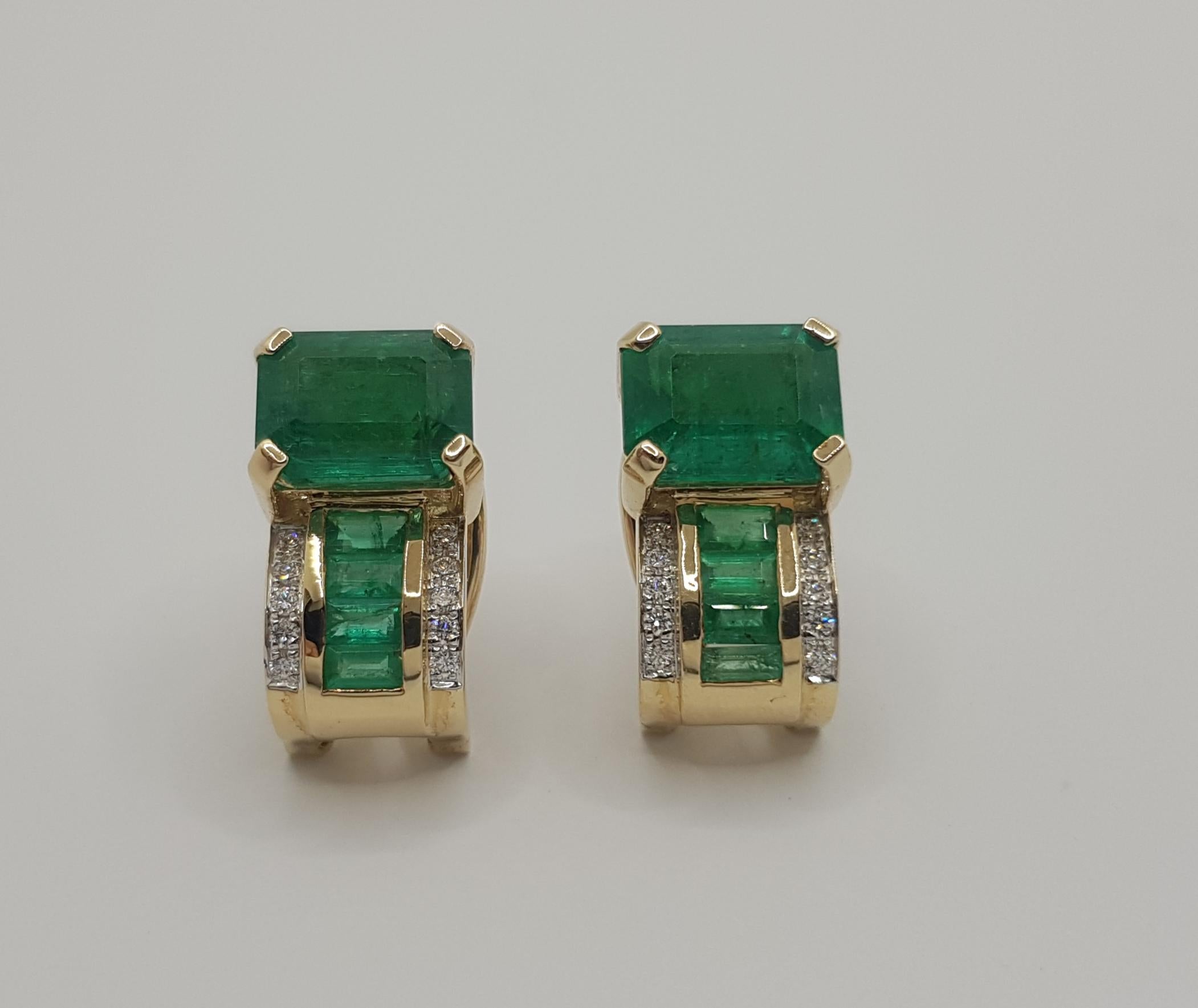 Emerald 6.78 carats and Emerald 1.24 with Diamond 0.77 carat Earrings set in 18 Karat Gold Settings

Width: 1.0 cm
Length: 1.8 cm

