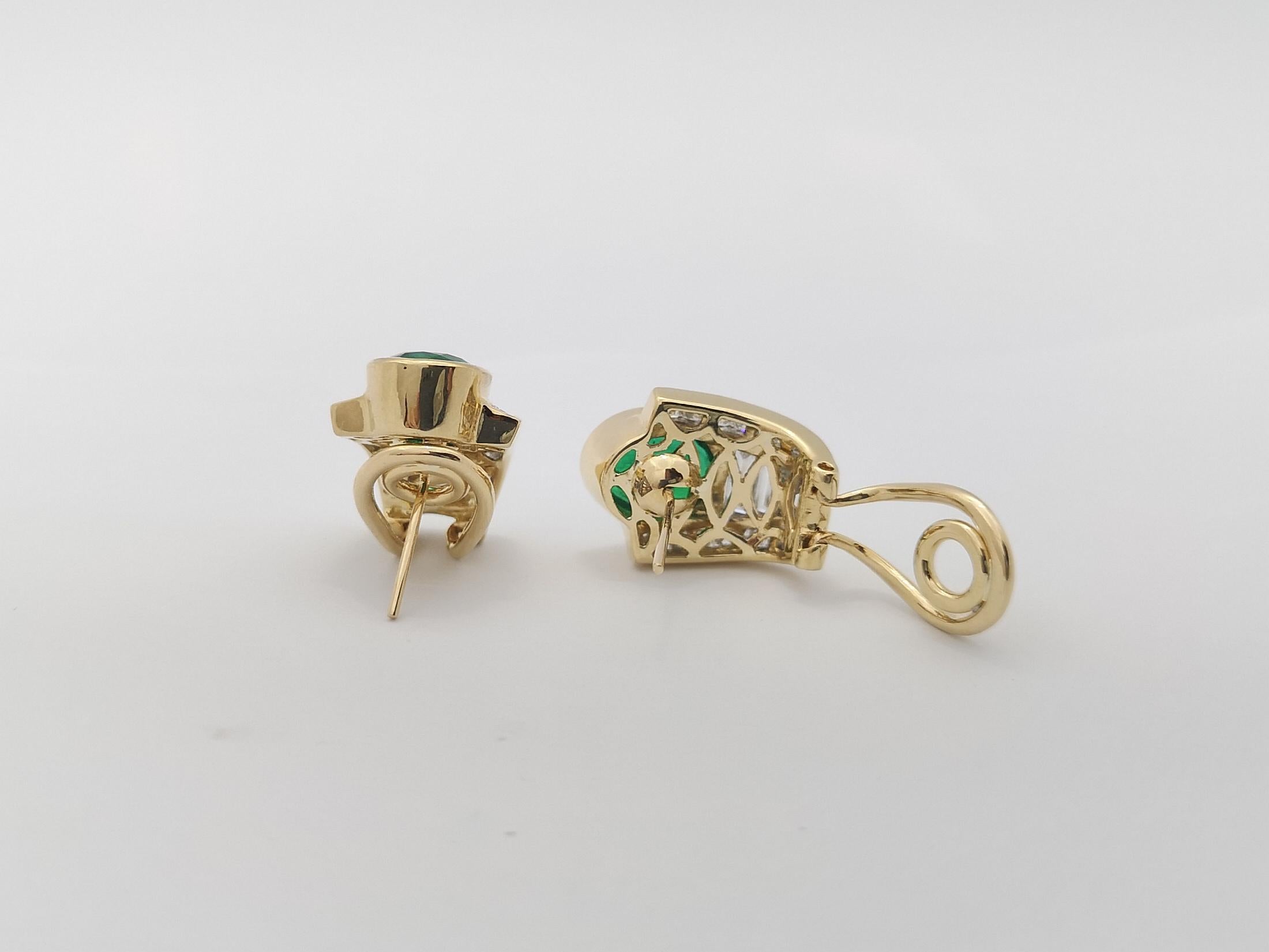 Emerald and Diamond Earrings set in 18K Gold Settings For Sale 1