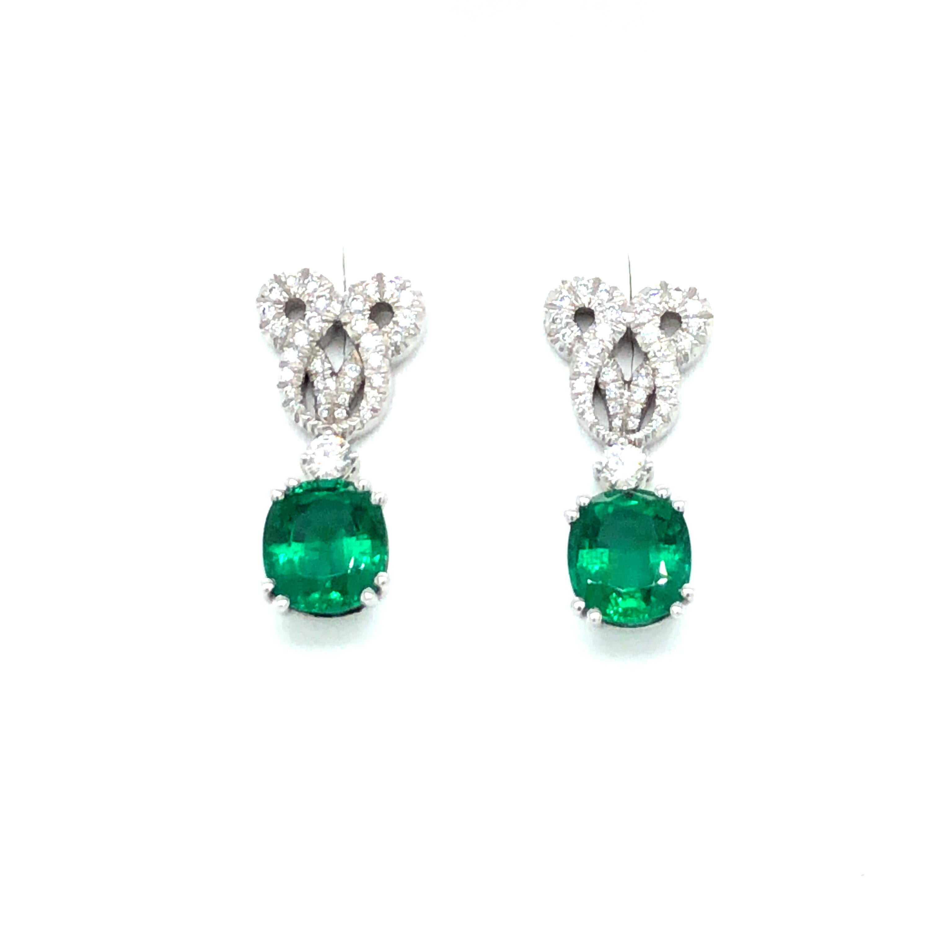 Women's or Men's Emerald and Diamond Earstuds by Péclard in 18 Karat White Gold For Sale