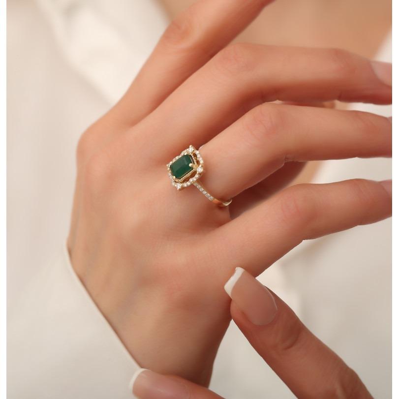Round Cut Emerald And Diamond Engagement 1.41ct Ring For Sale