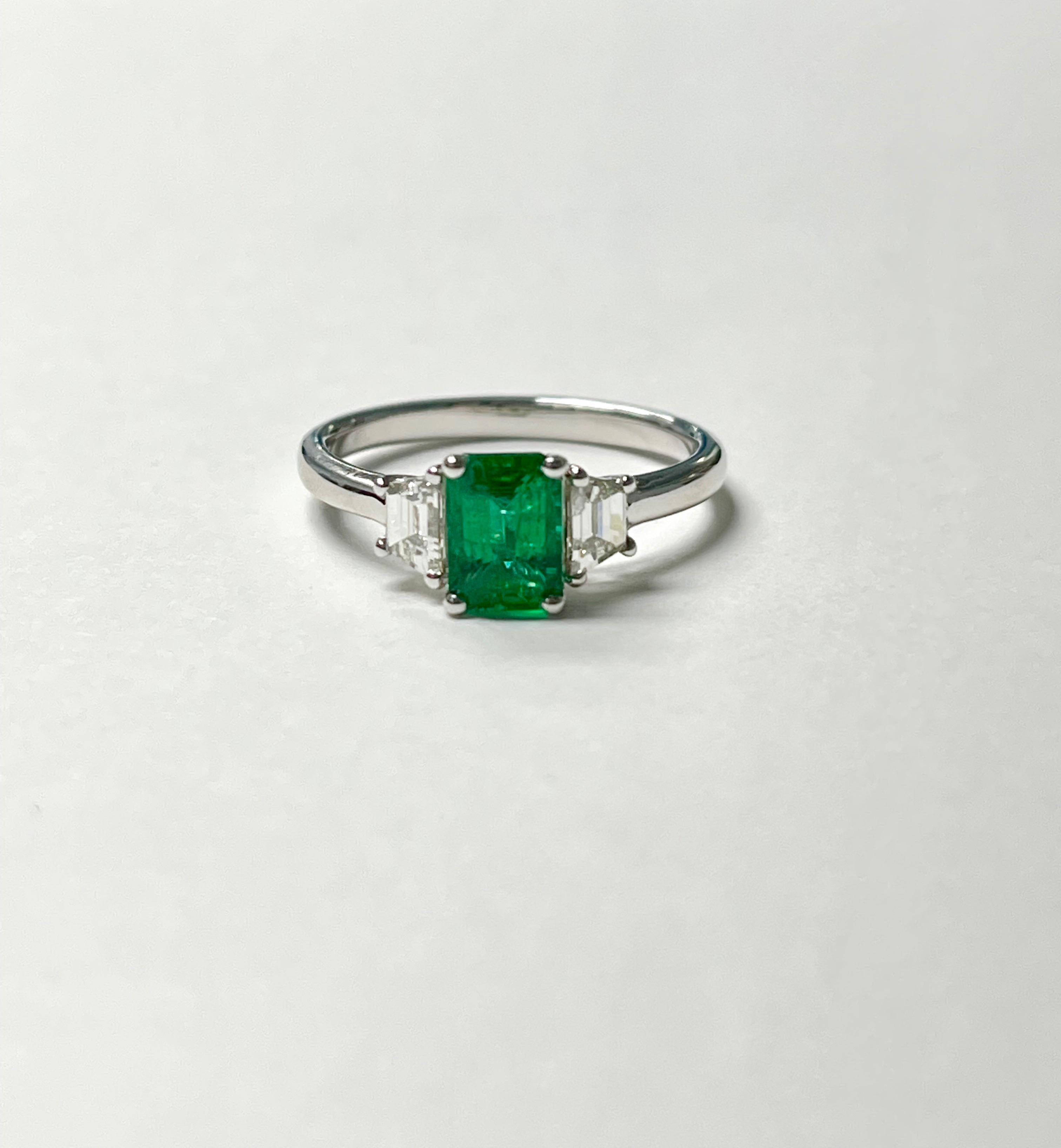 Women's Emerald and Diamond Engagement Ring in 18K White Gold For Sale