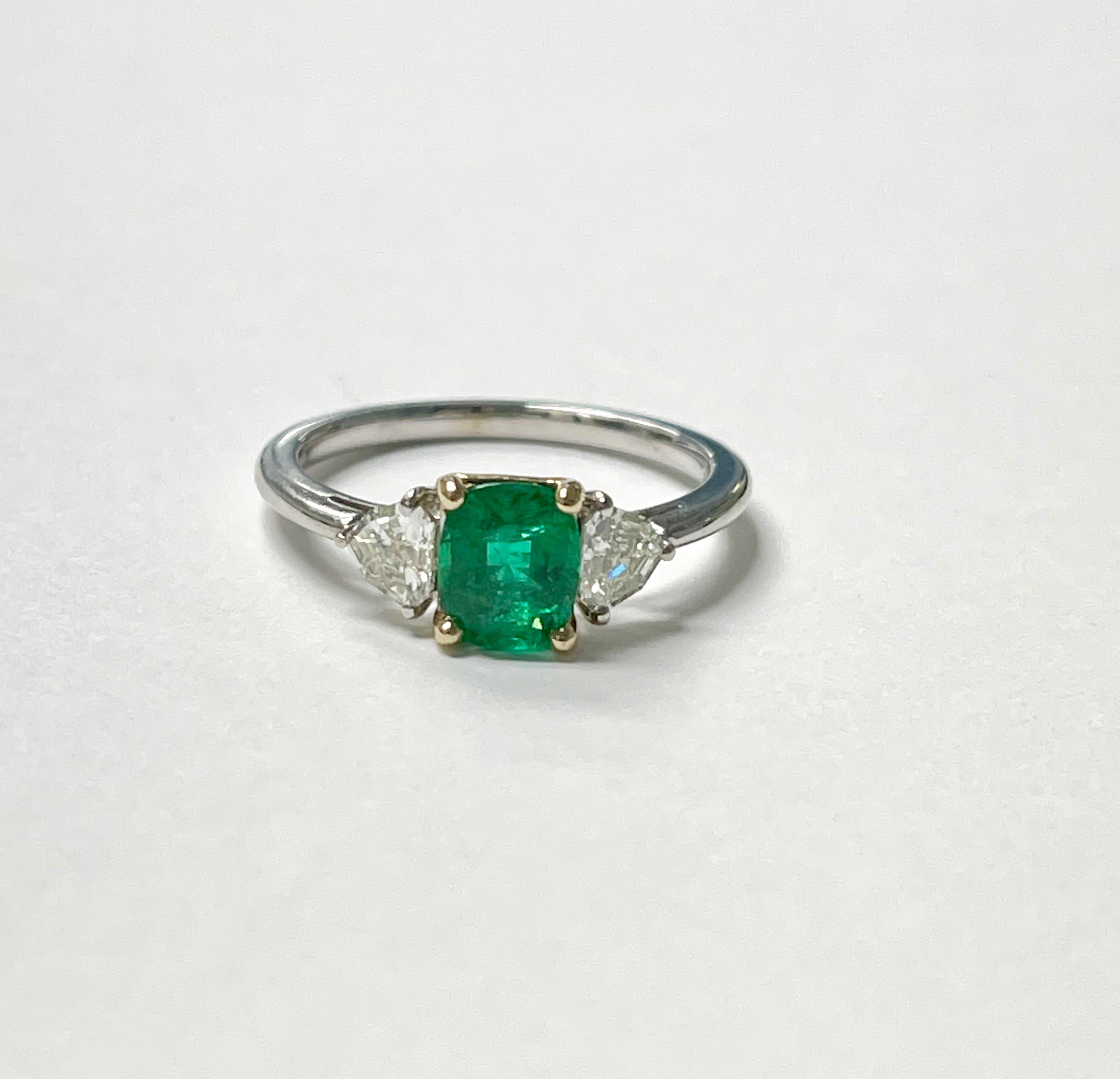 Emerald and Diamond Engagement Ring in 18K White Gold For Sale 2