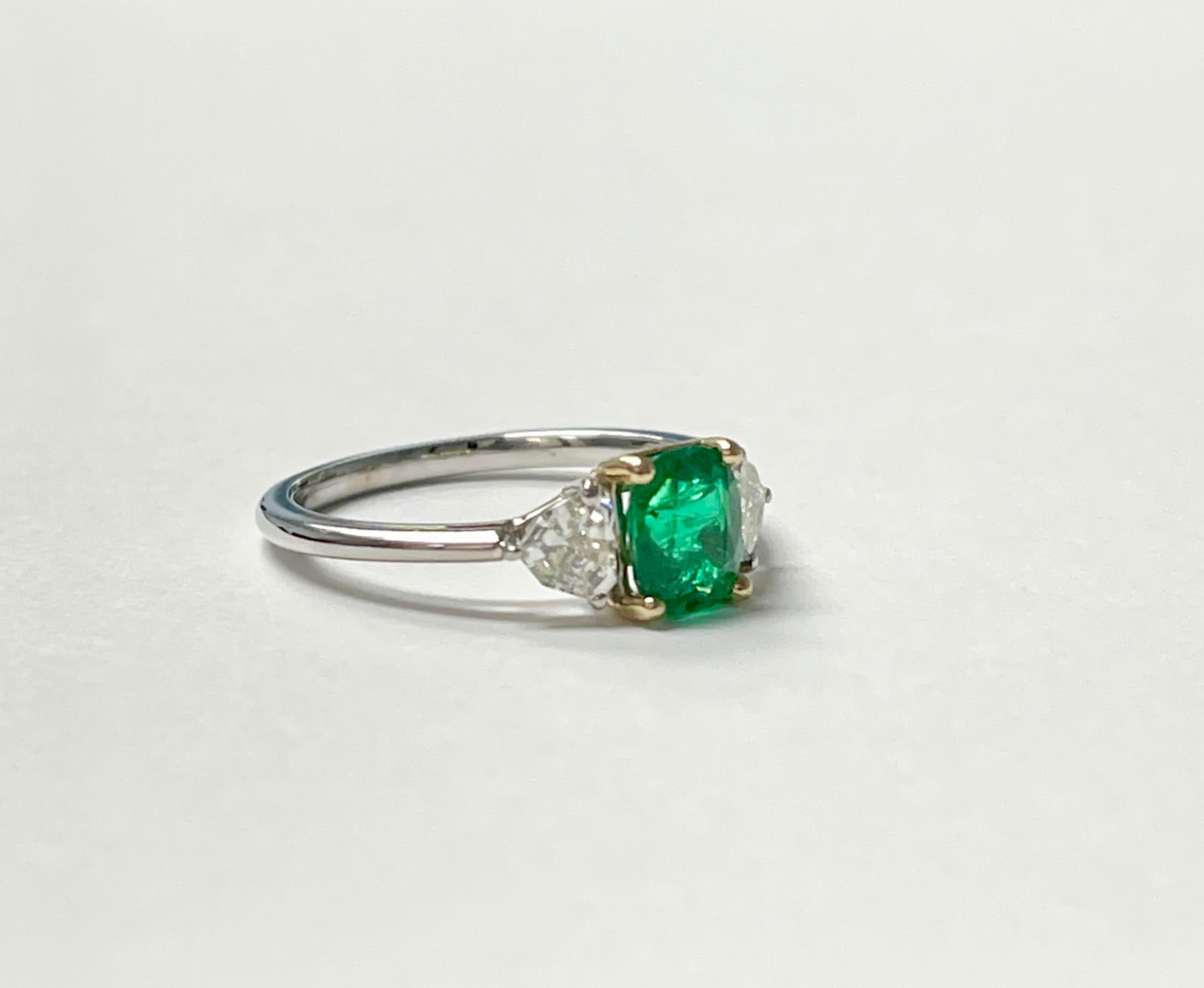 Emerald and Diamond Engagement Ring in 18K White Gold For Sale 3