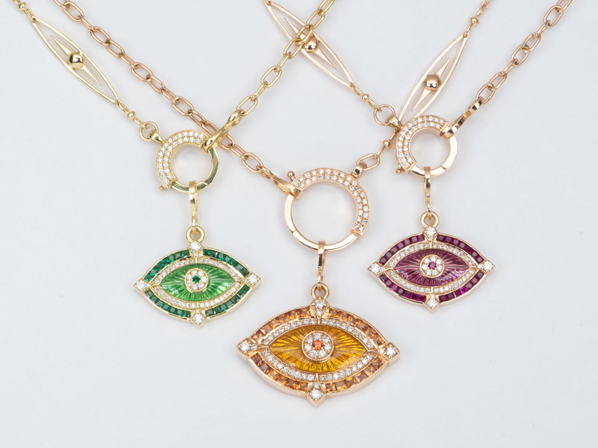 Smaragd- und Diamant Evil Eye Anhänger Guilloche Emaille 18K Gold 5,74g R4450 im Zustand „Neu“ in Osprey, FL