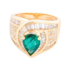 Vintage Emerald and Diamond Fashion 14k Yellow Gold Ring