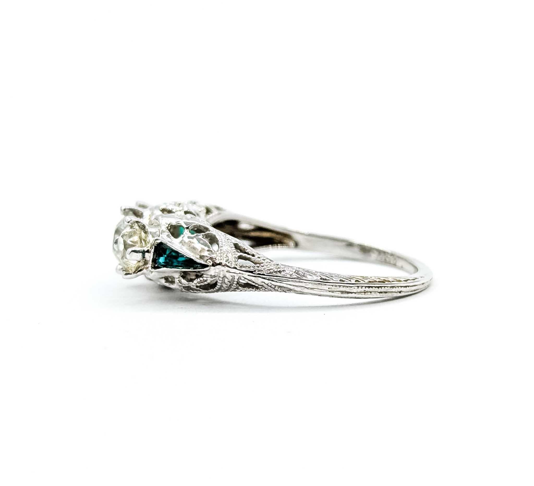Bague filigrane en or blanc 18k avec émeraudes et diamants en vente 3