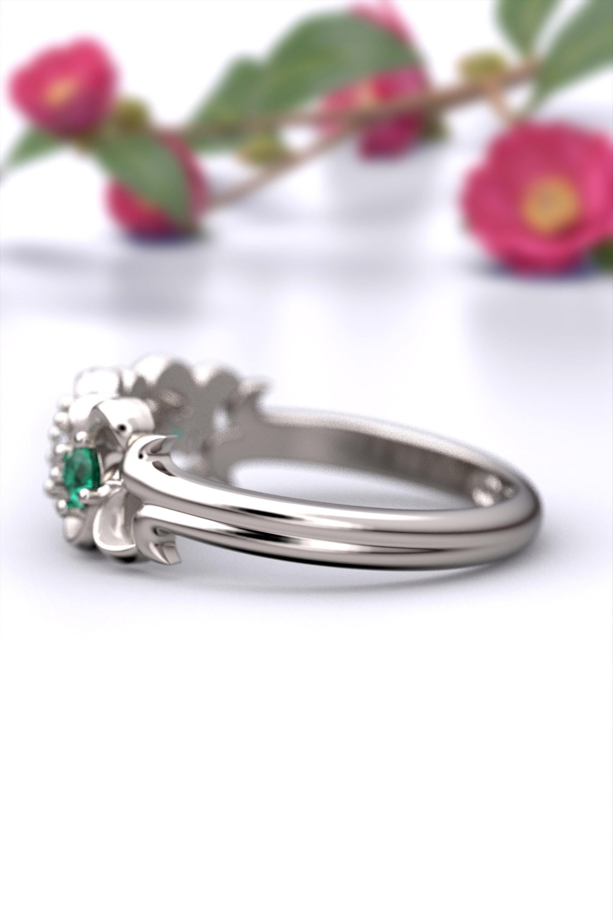 Im Angebot: Anniversary-Ring mit Smaragd und Diamanten aus 14 Karat massivem Gold mit fünf Steinen () 3