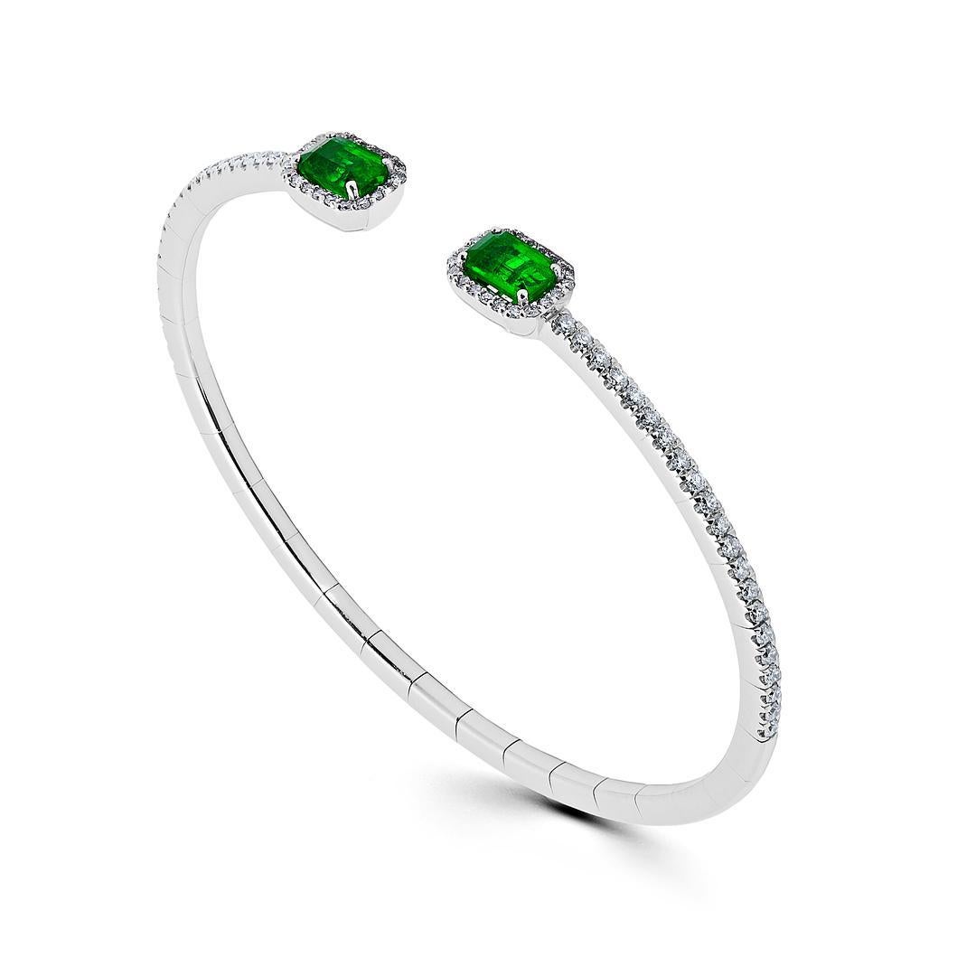 Taglio rotondo Bracciale aperto flessibile con smeraldo e diamante in vendita
